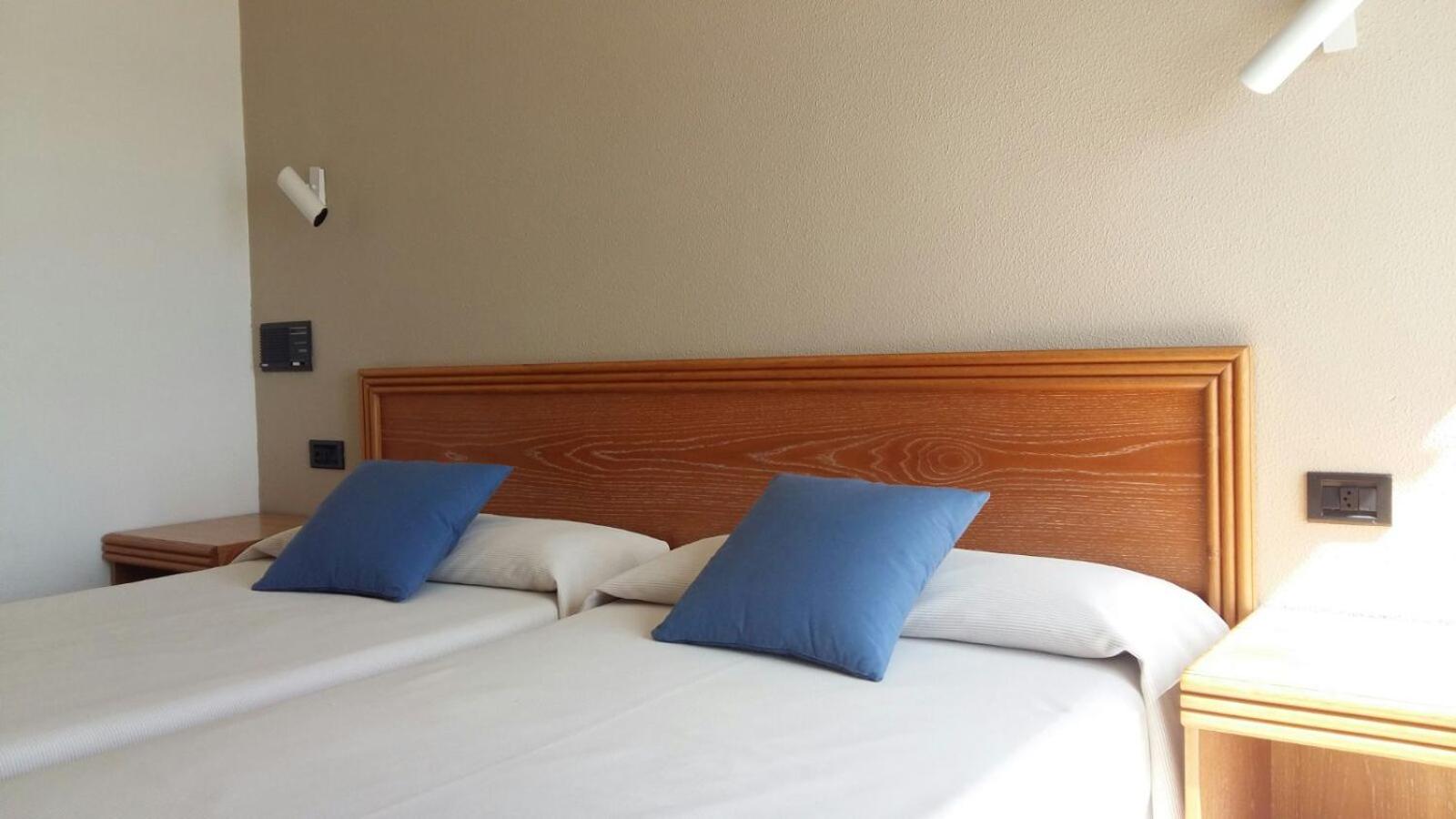 Double Room with Sea View - Photo 2