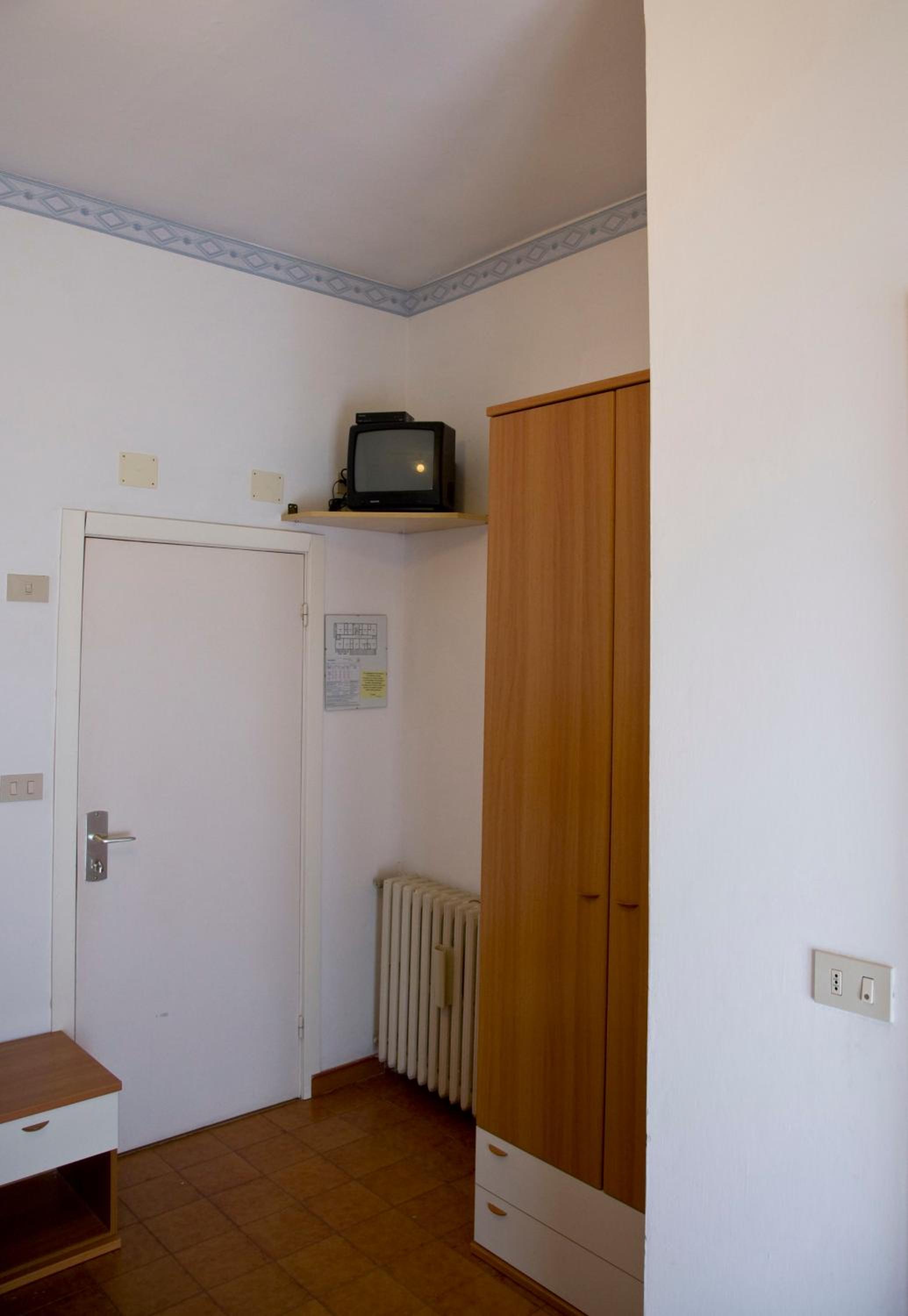 Quadruple Room - Photo 7