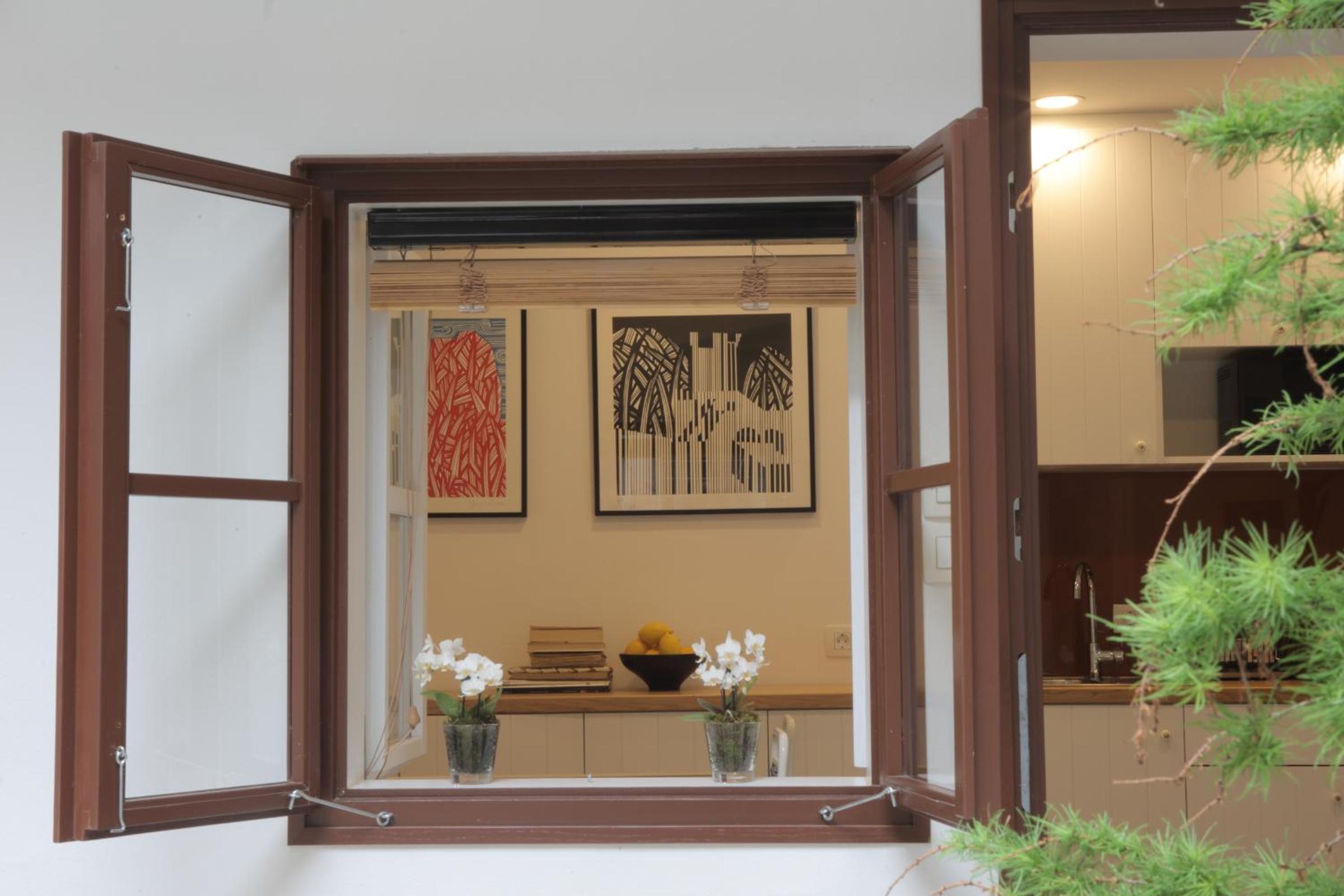 Studio Apartment - Photo 24