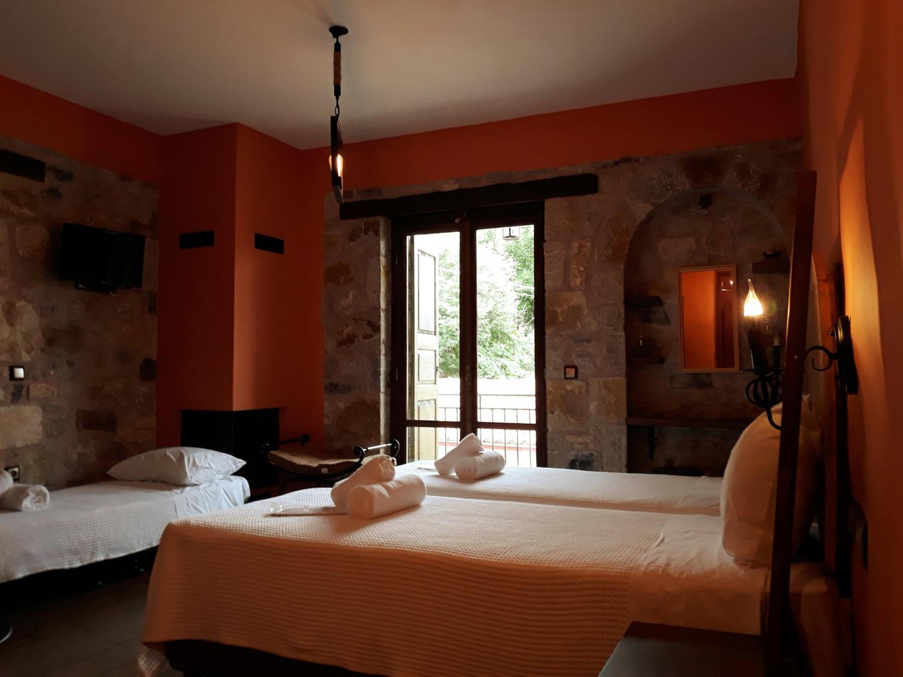 Basic Triple Room - Photo 1