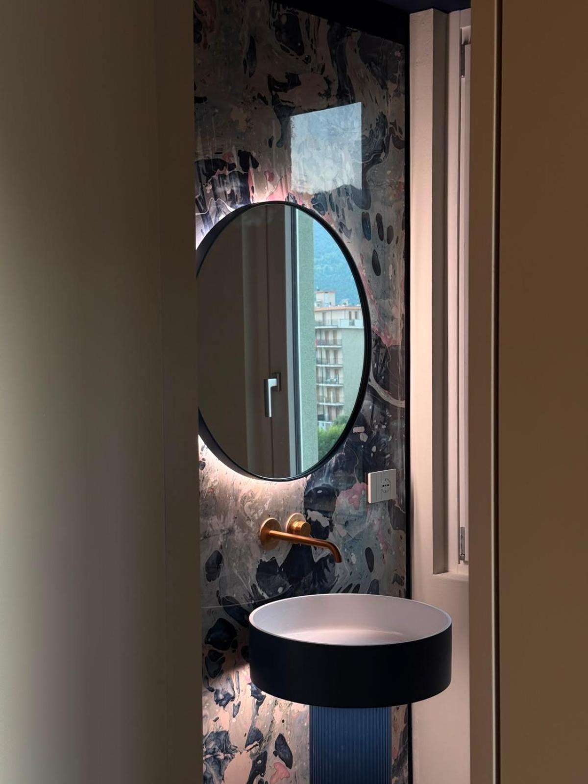 Deluxe King Suite photo 3