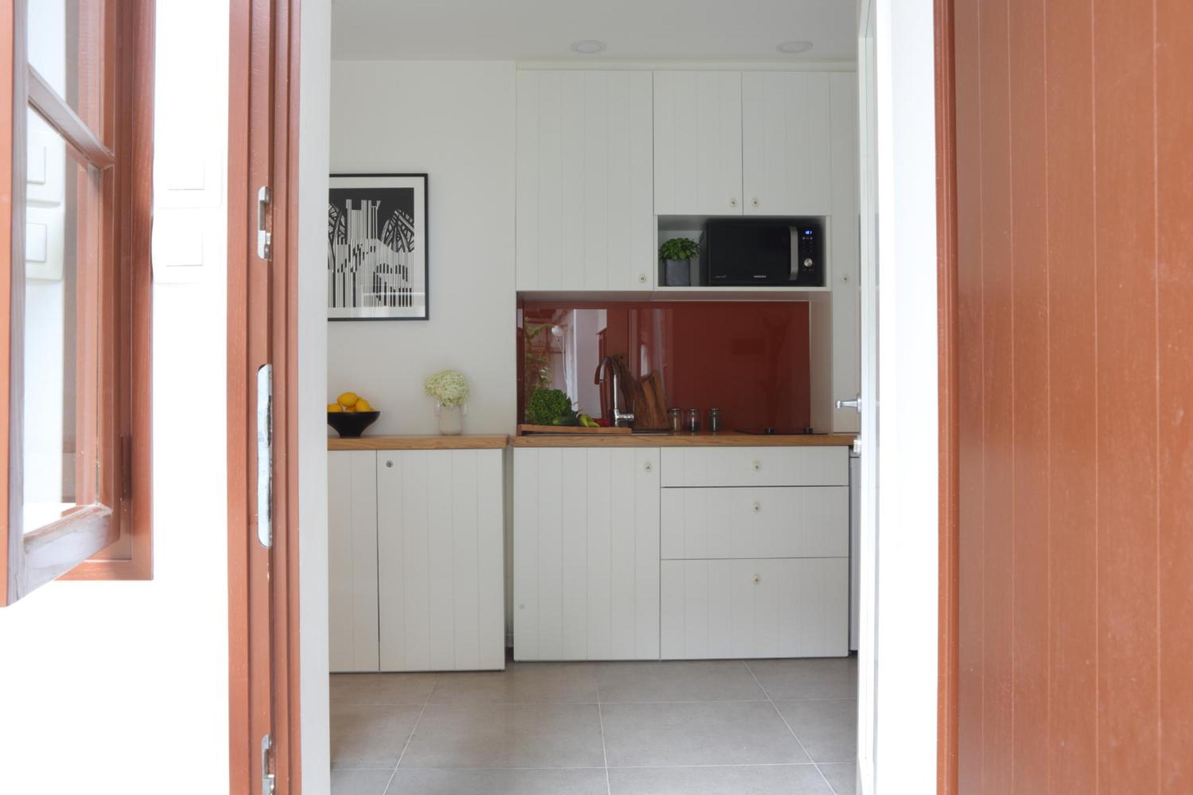 Studio Apartment - Photo 15