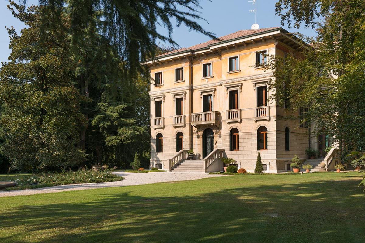 Deluxe Villa photo 2
