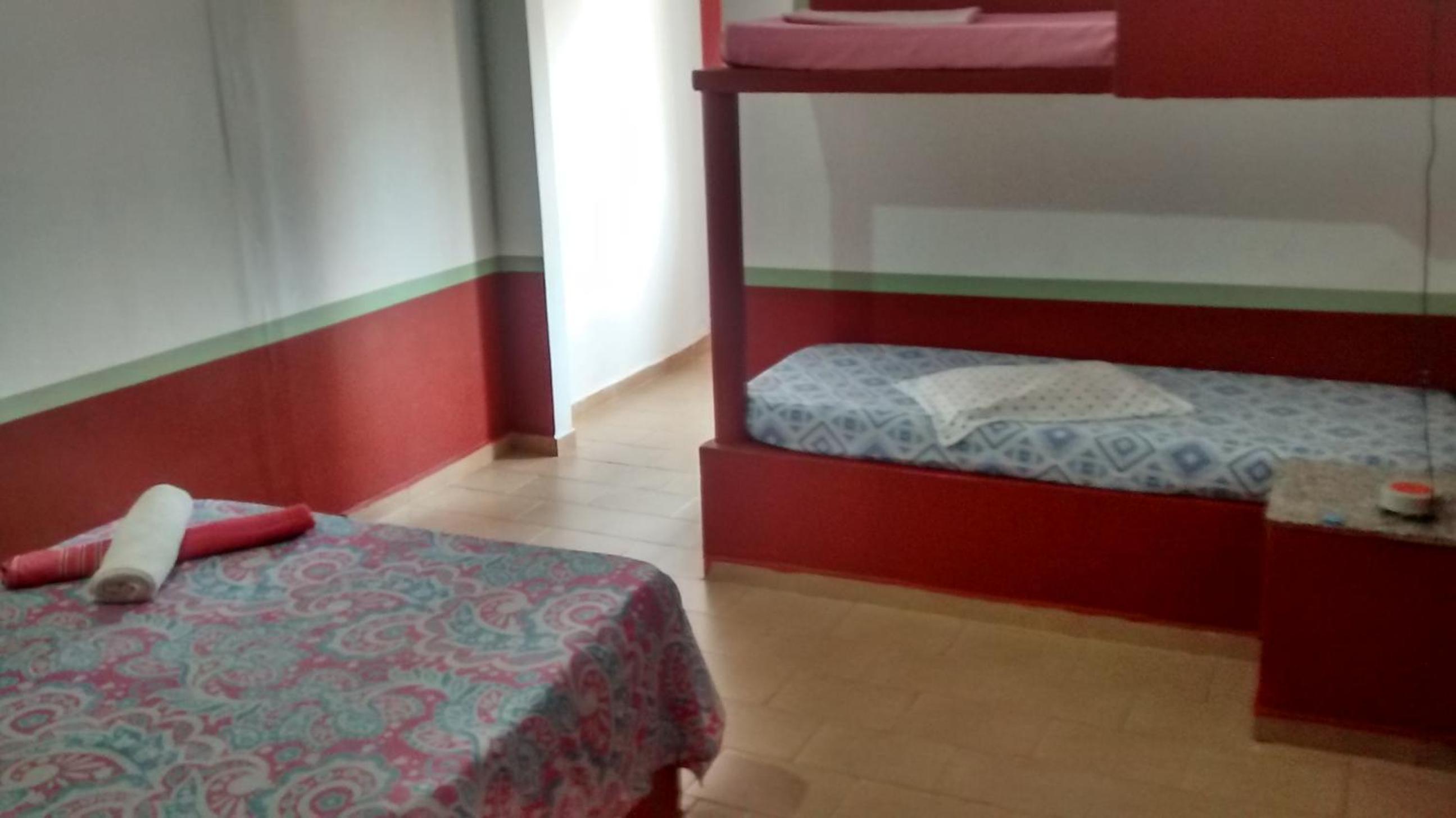 Quadruple Room - Photo 11