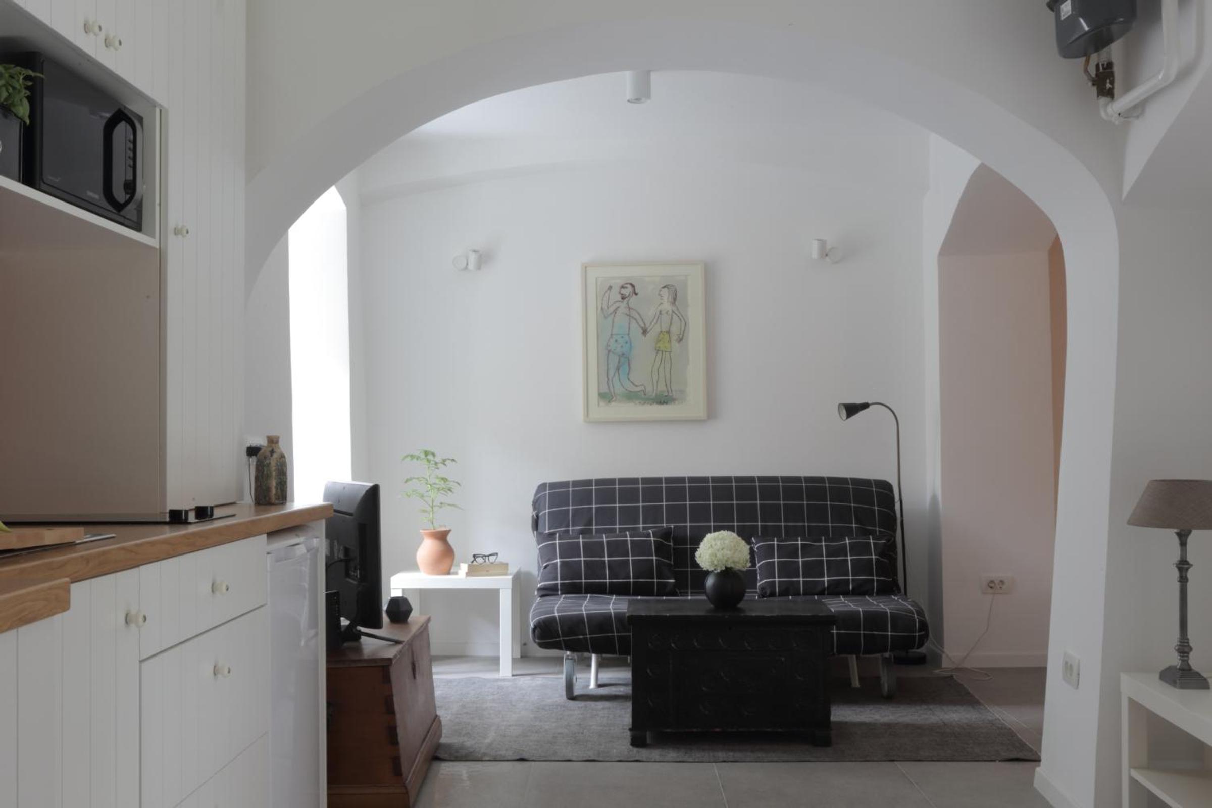 Studio Apartment - Photo 26