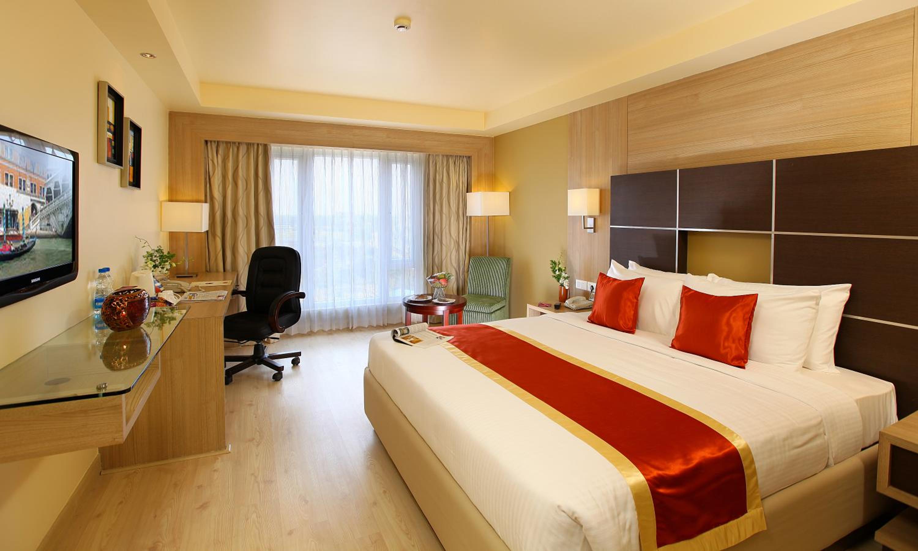 Super Deluxe Double or Twin Room - Photo 1