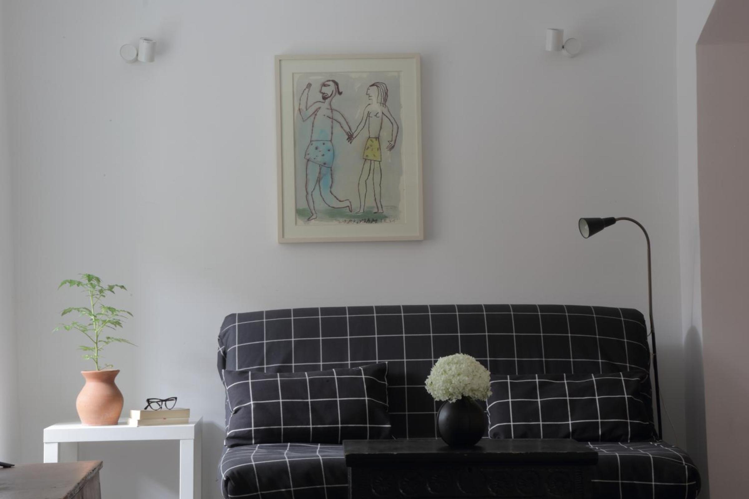 Studio Apartment - Photo 27