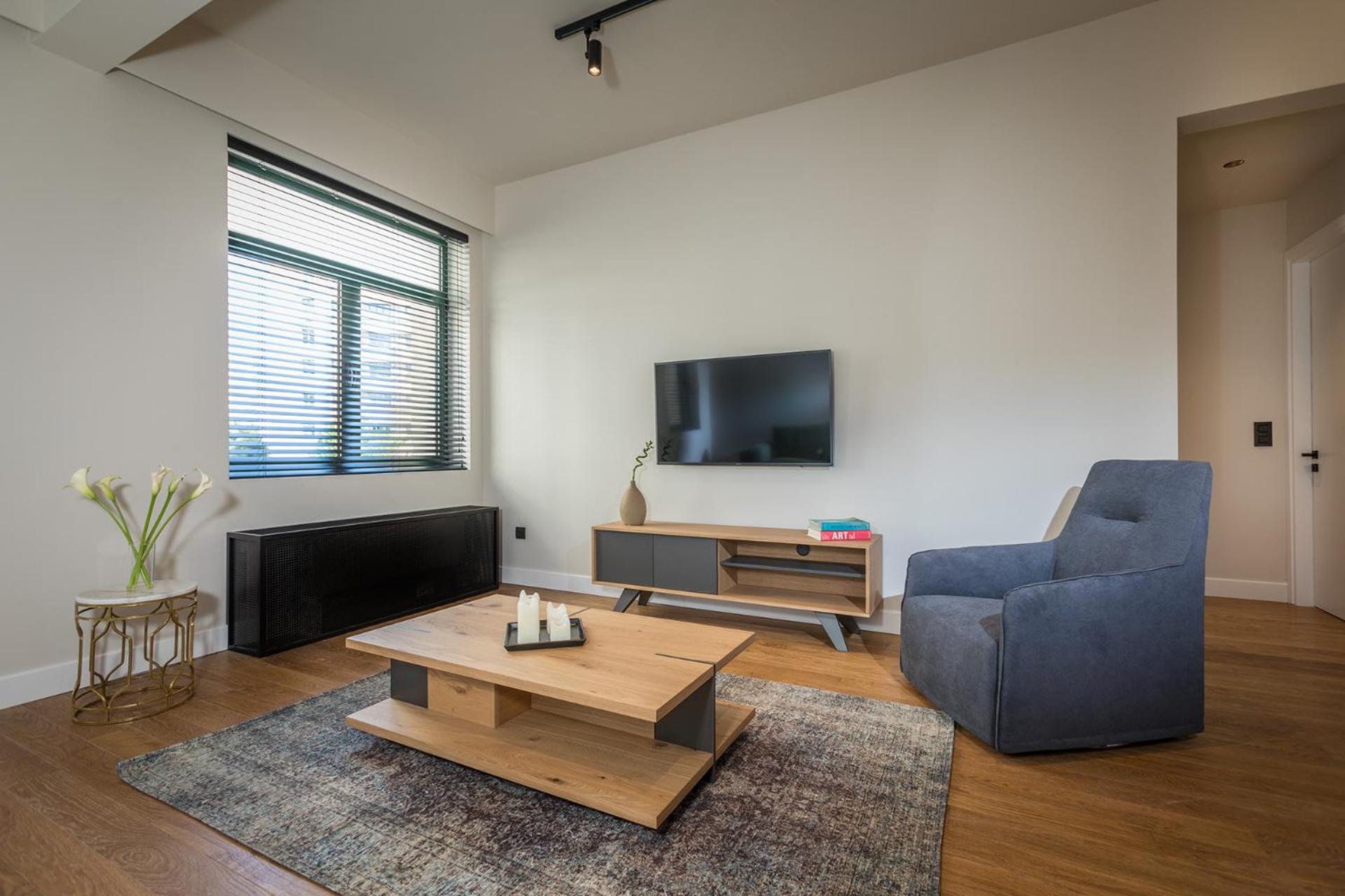 Deluxe Apartment with City View photo 2