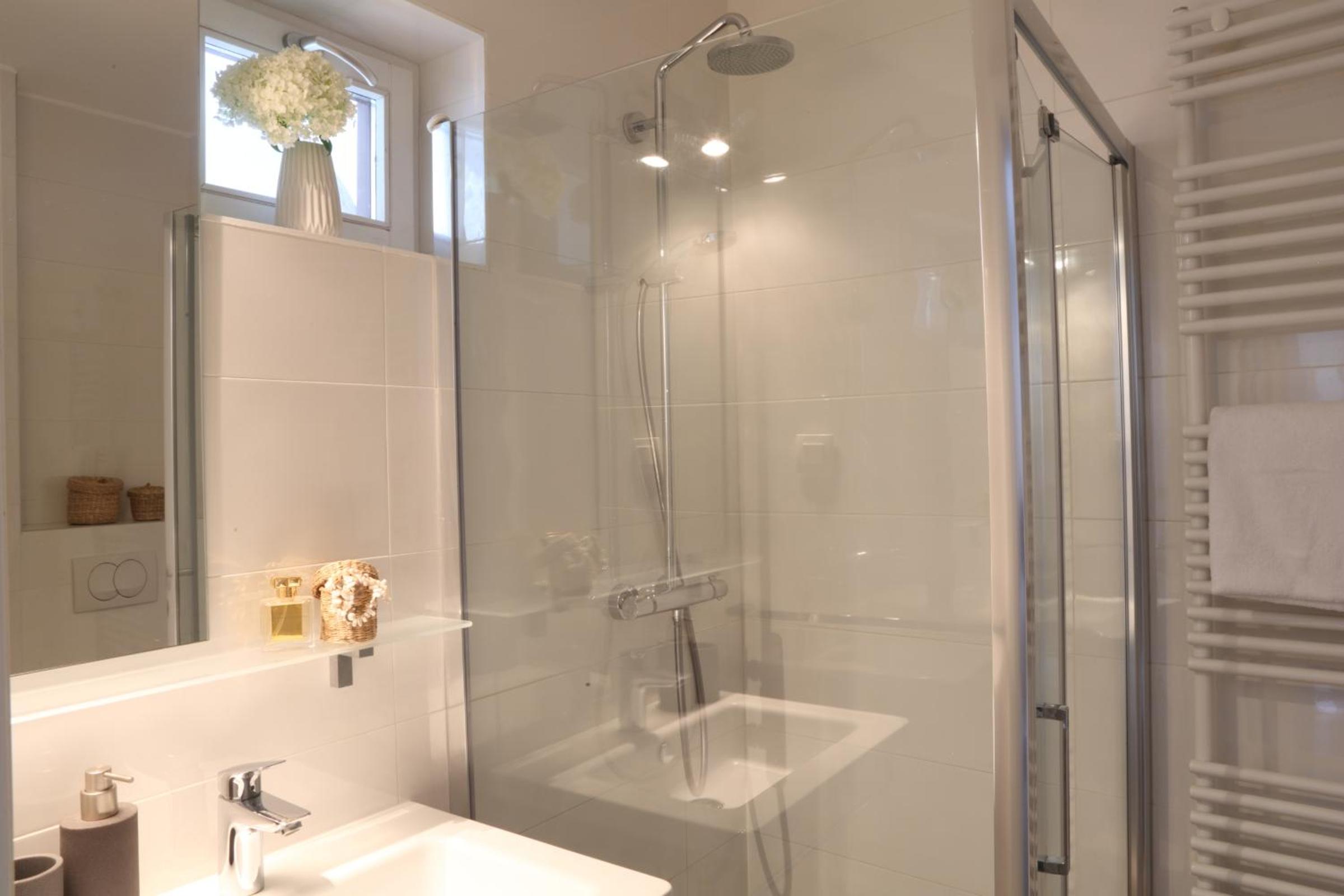 Studio Apartment - Photo 12
