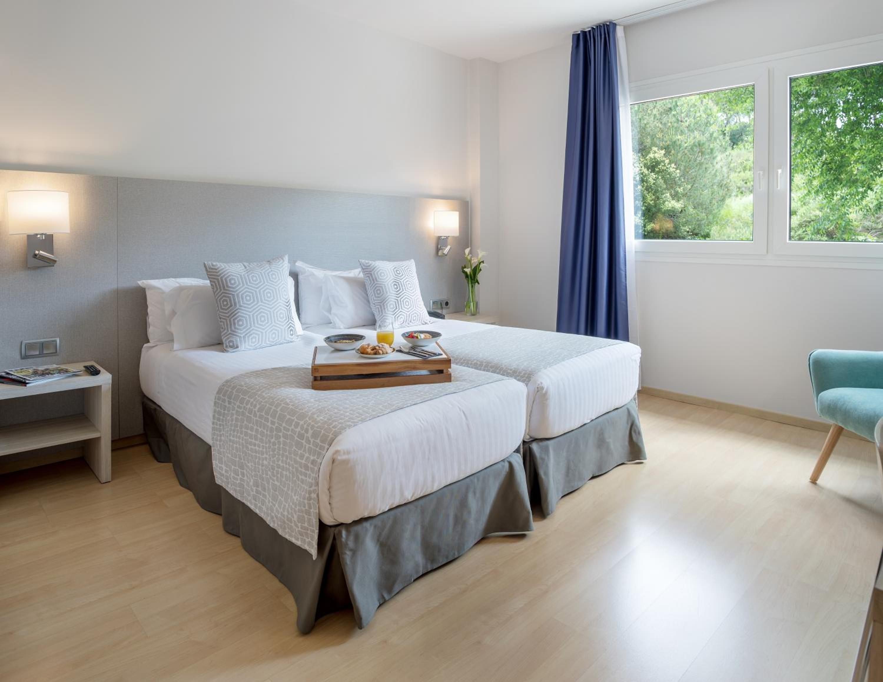 Executive Twin Room - Photo 6
