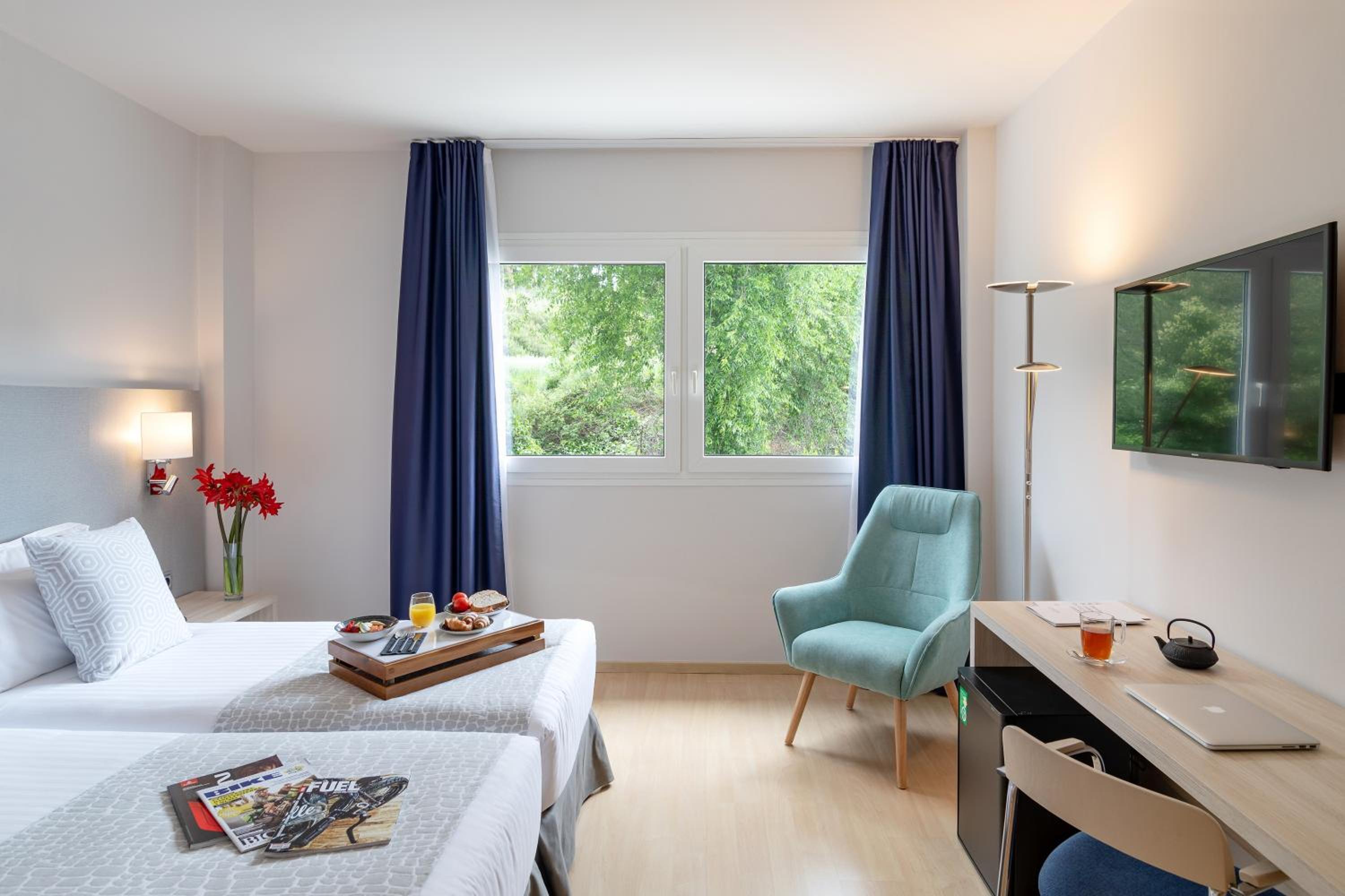 Executive Twin Room - Photo 3