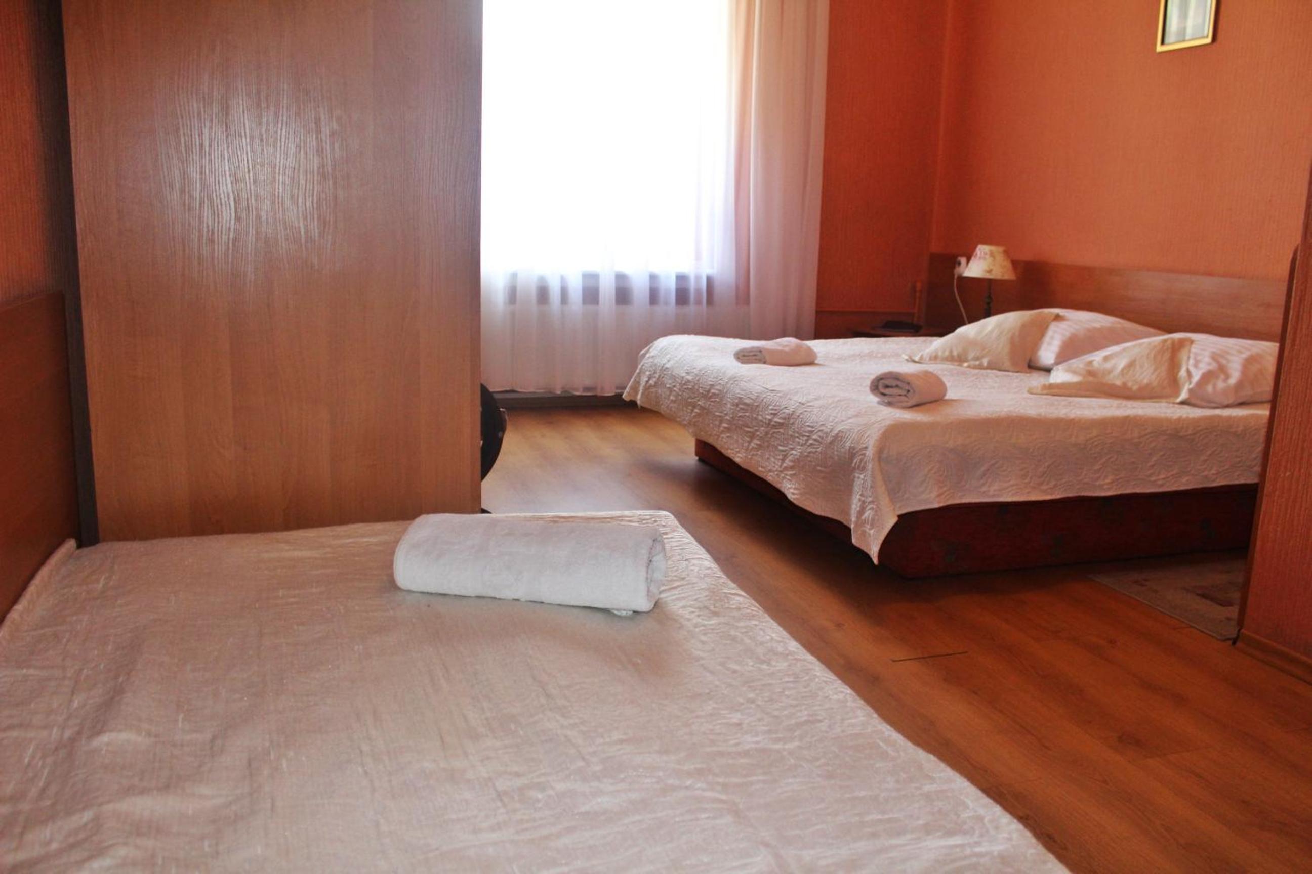 Basic Triple Room photo 1
