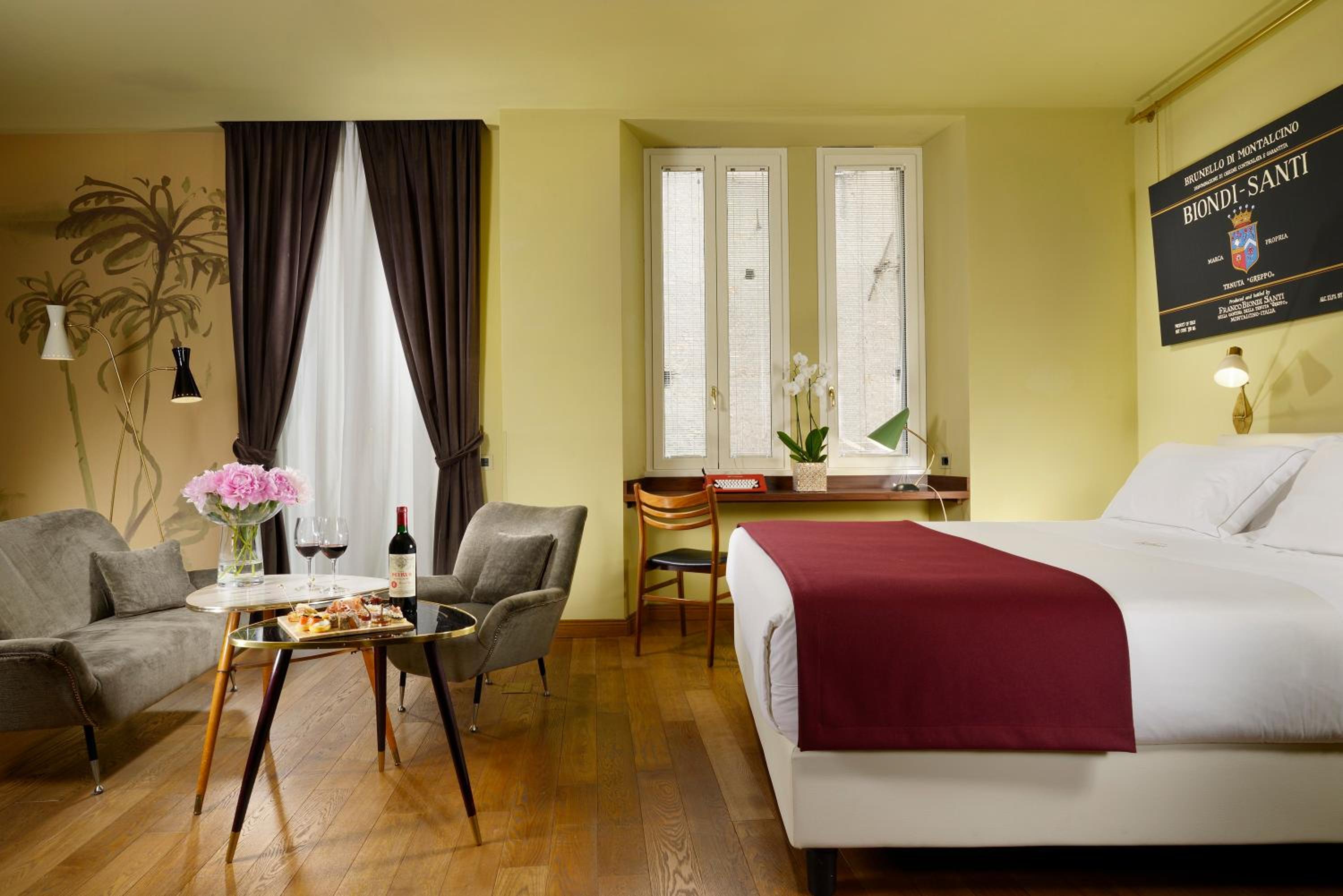 Suite with Balcony photo 2