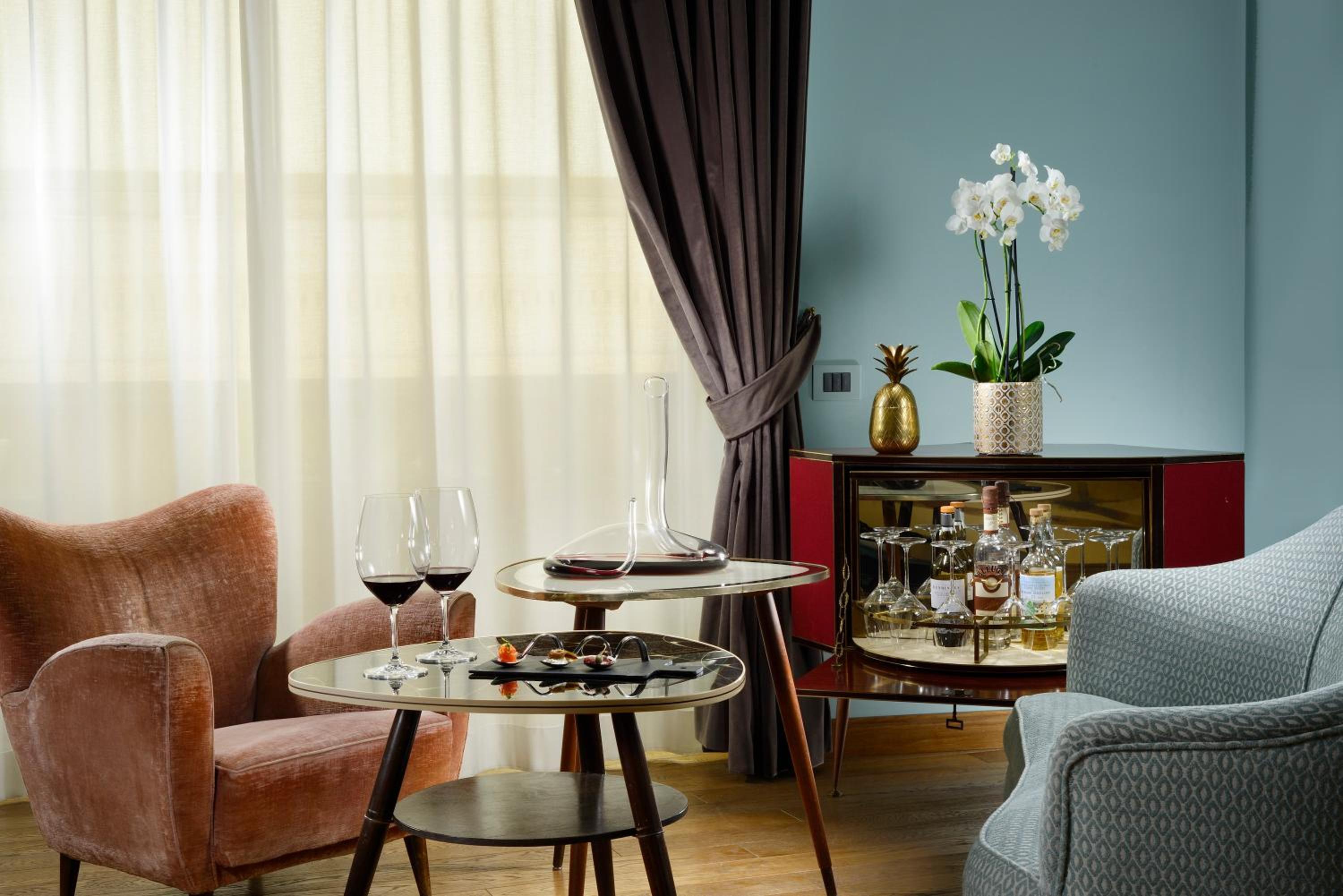 Deluxe Suite photo 2