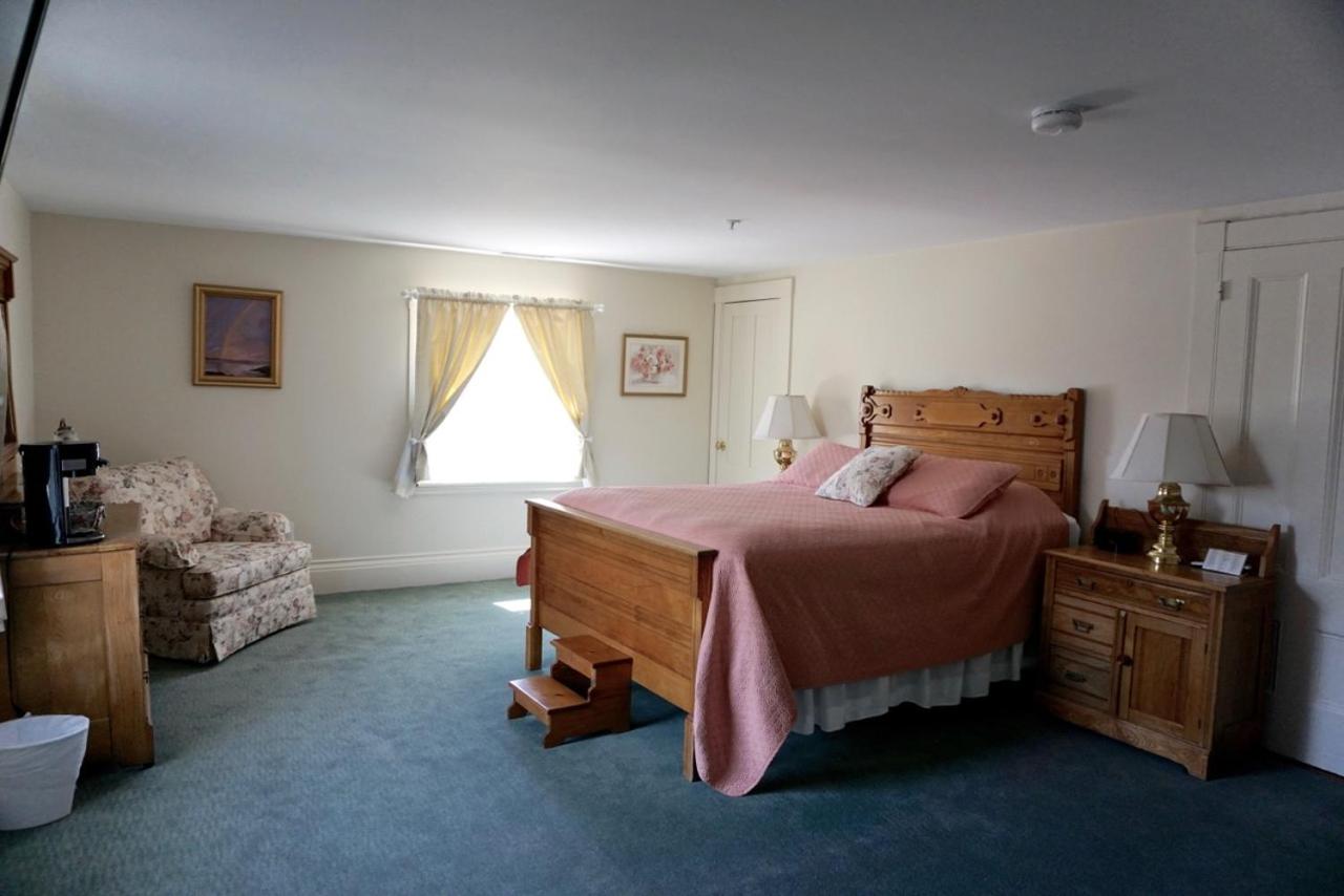 Classic Room - Curwen House- NO PETS