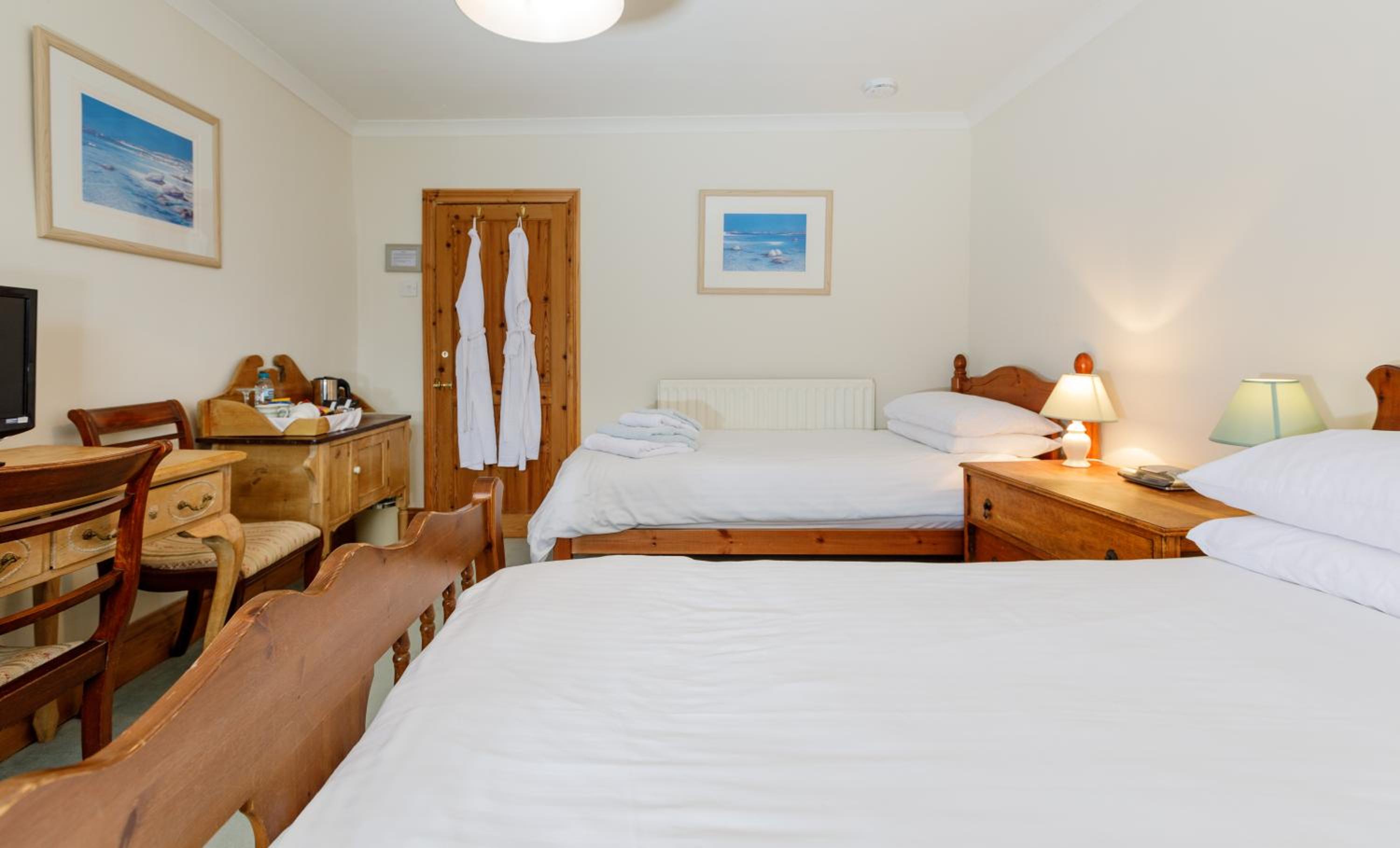 Double or Twin Room with Private External Bathroom photo 2