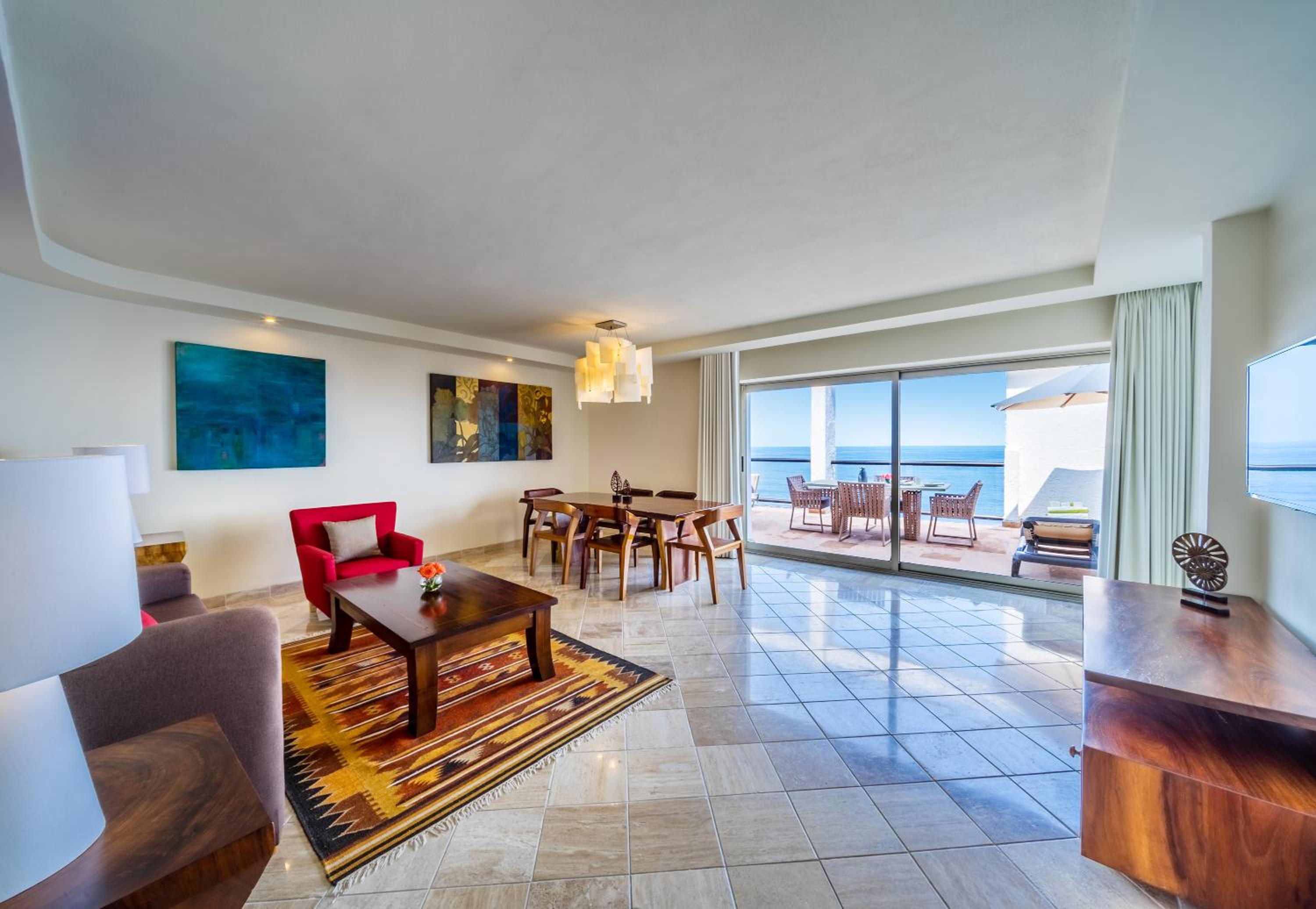 One-Bedroom King Suite with Plunge Pool - Photo 1