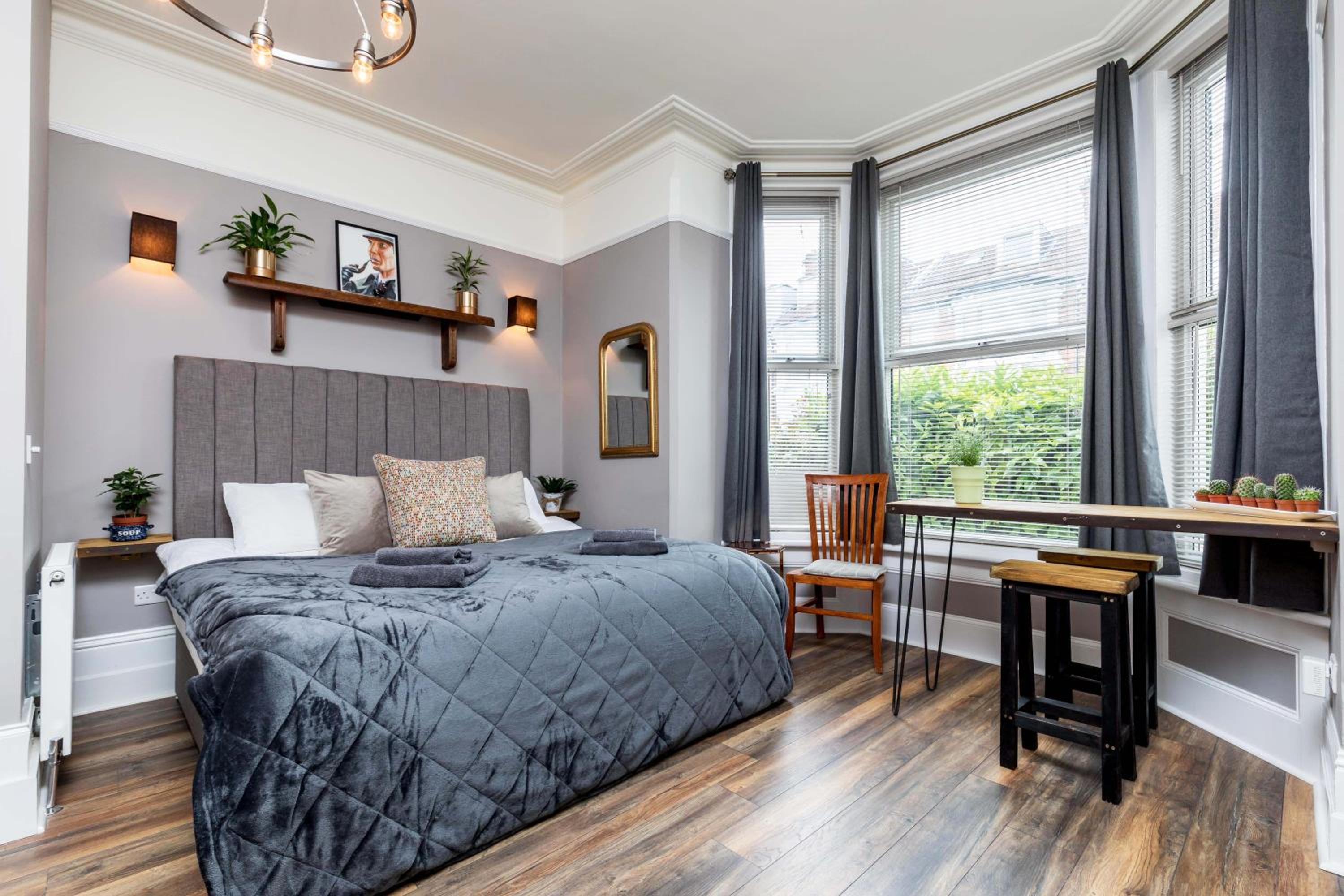 Studio Apartment photo 2