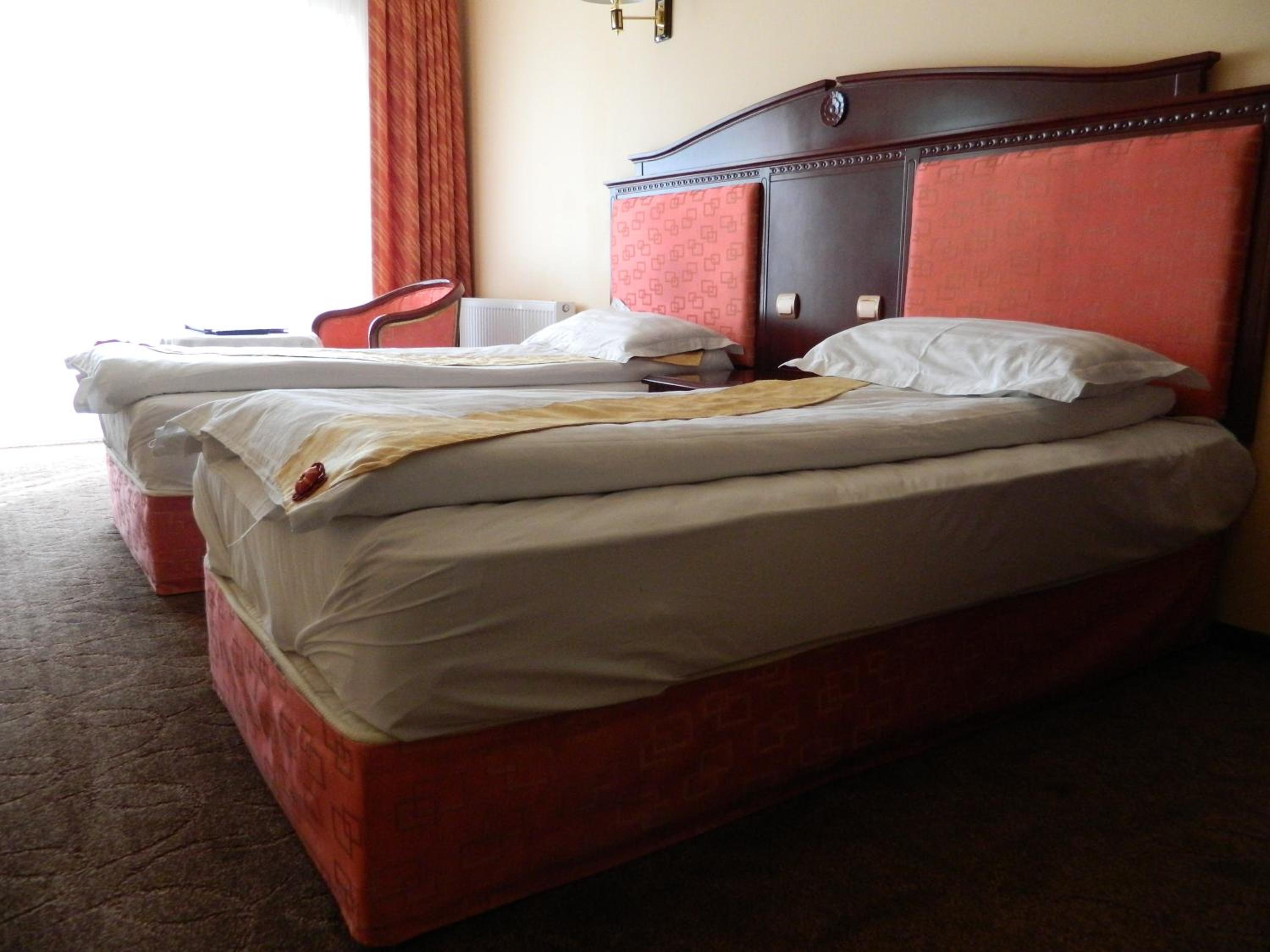 Twin Room - Photo 1