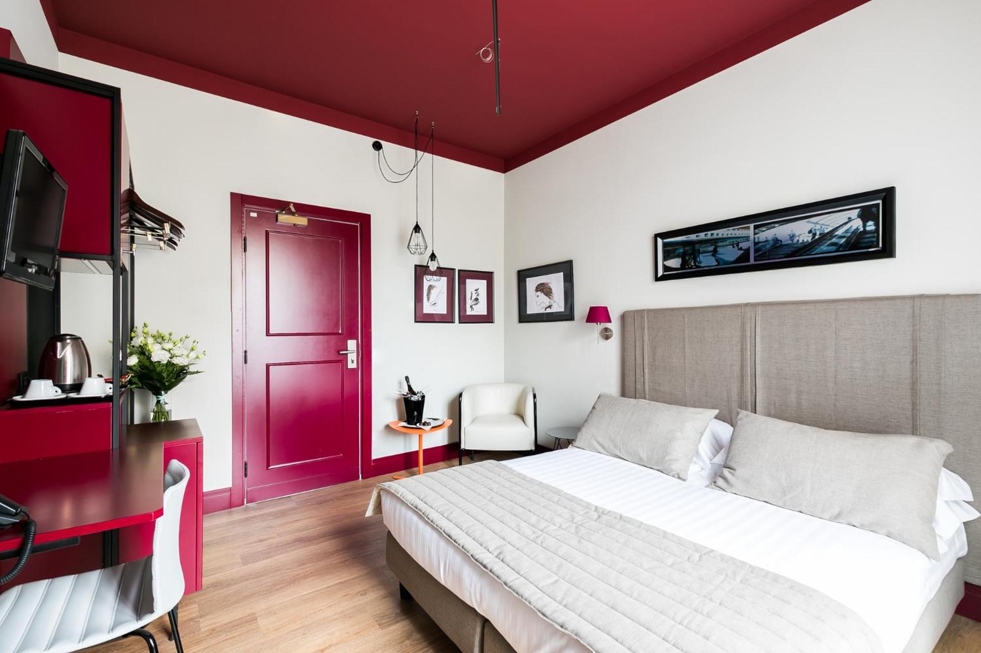 Deluxe Double or Twin Room photo 3