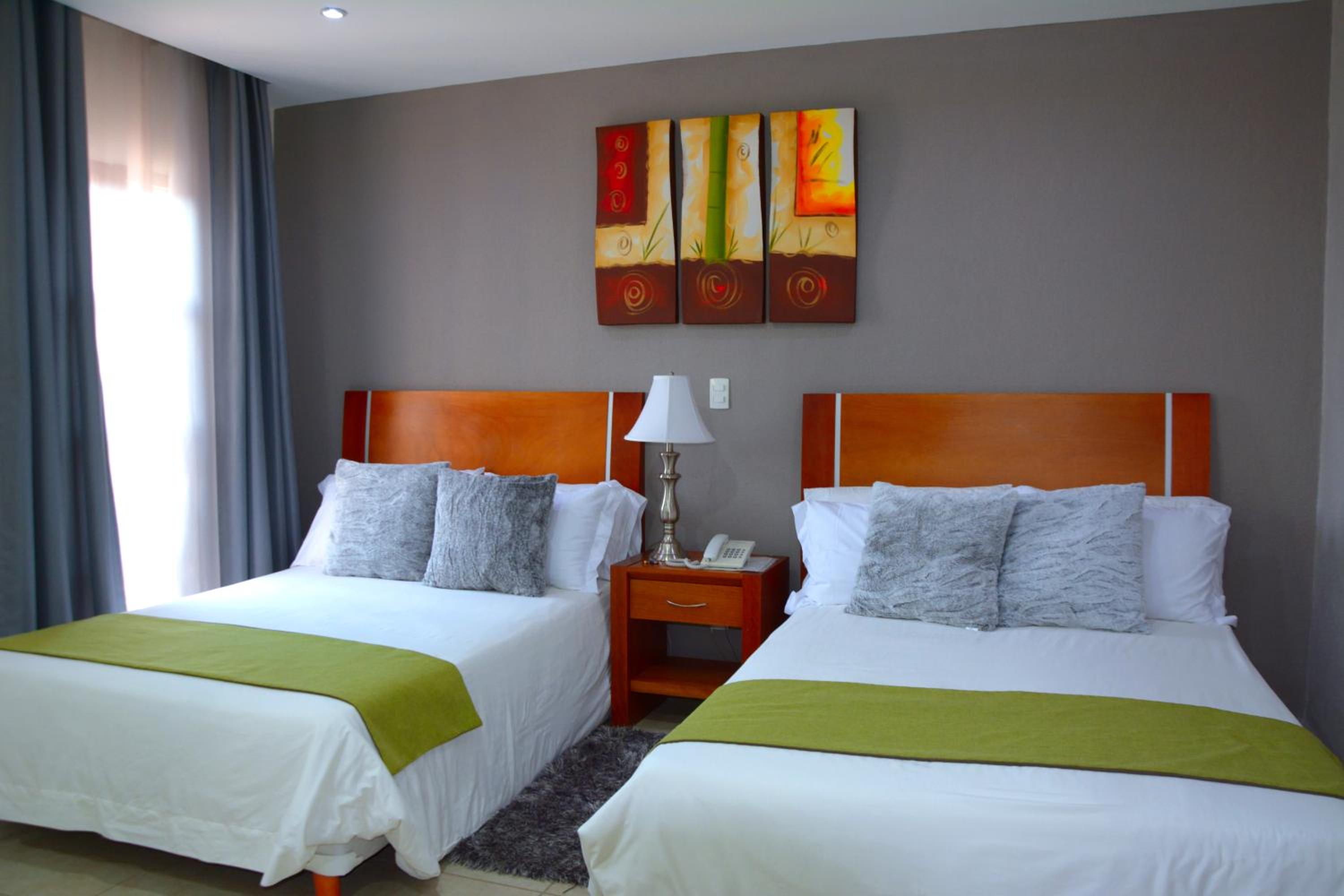 Superior Double Room with Two Double Beds - Photo 9