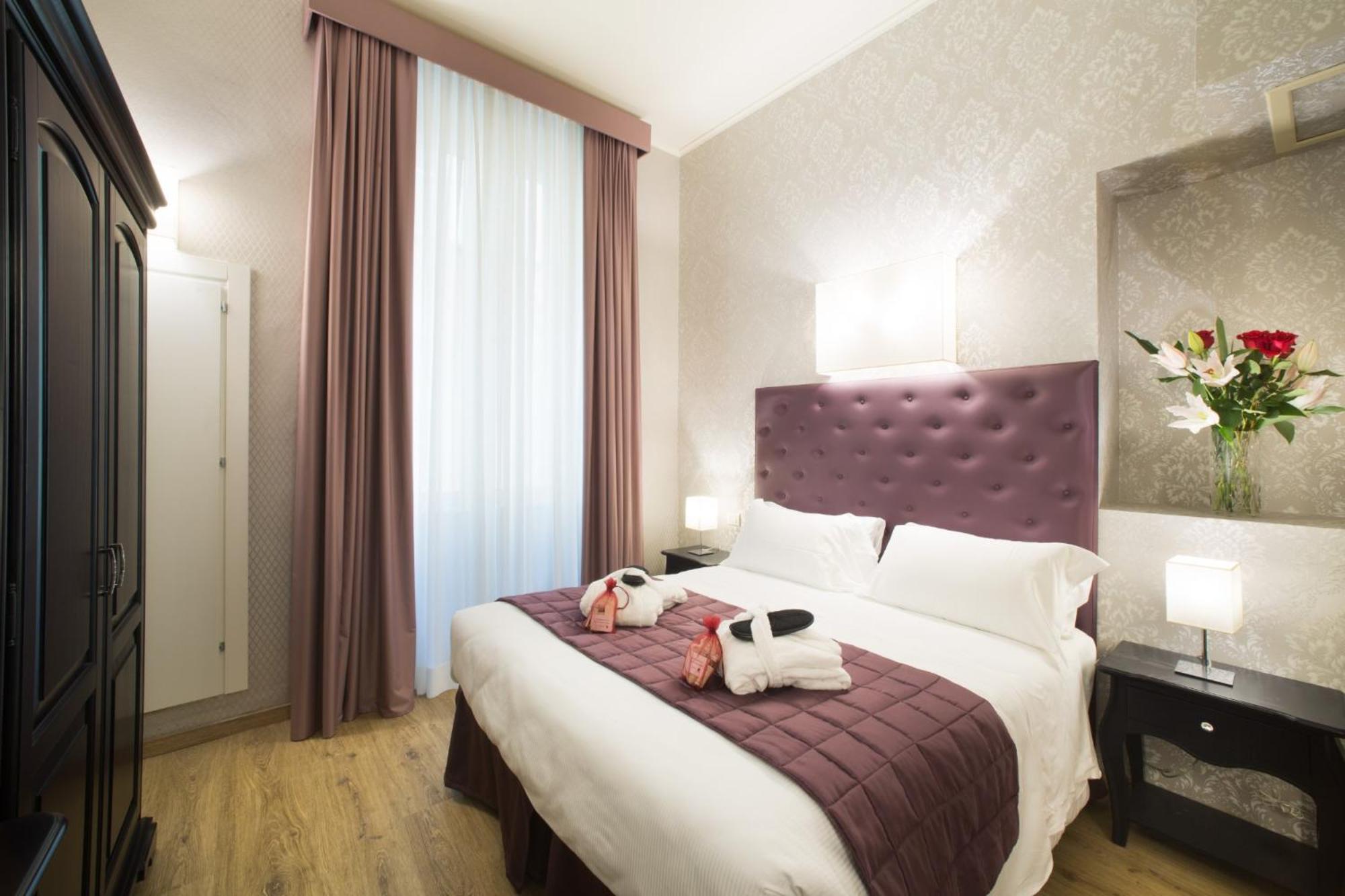 Deluxe Junior Suite photo 2