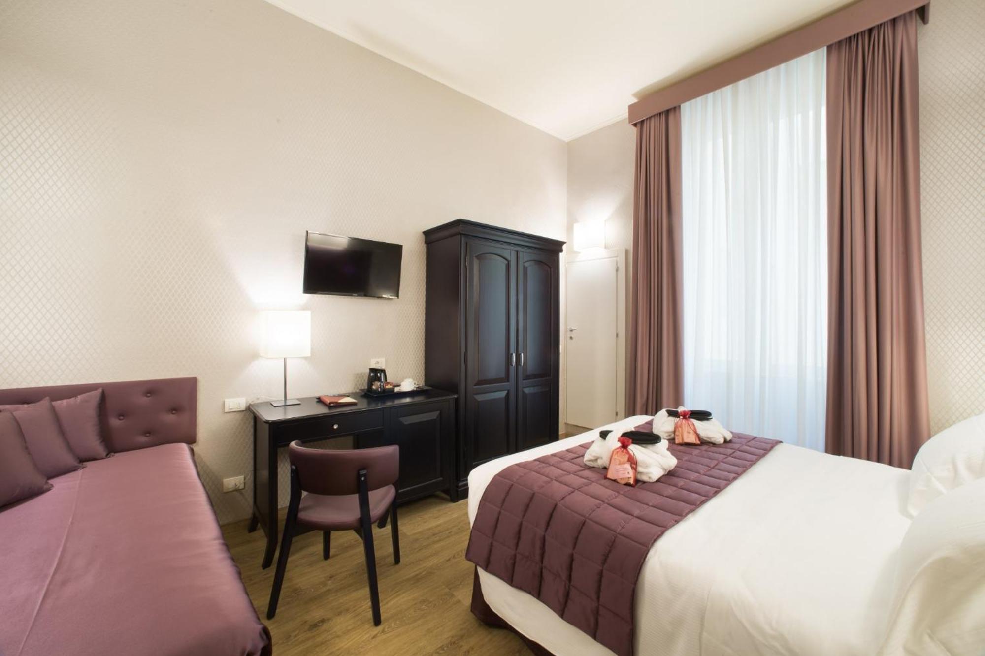 Deluxe Junior Suite photo 3