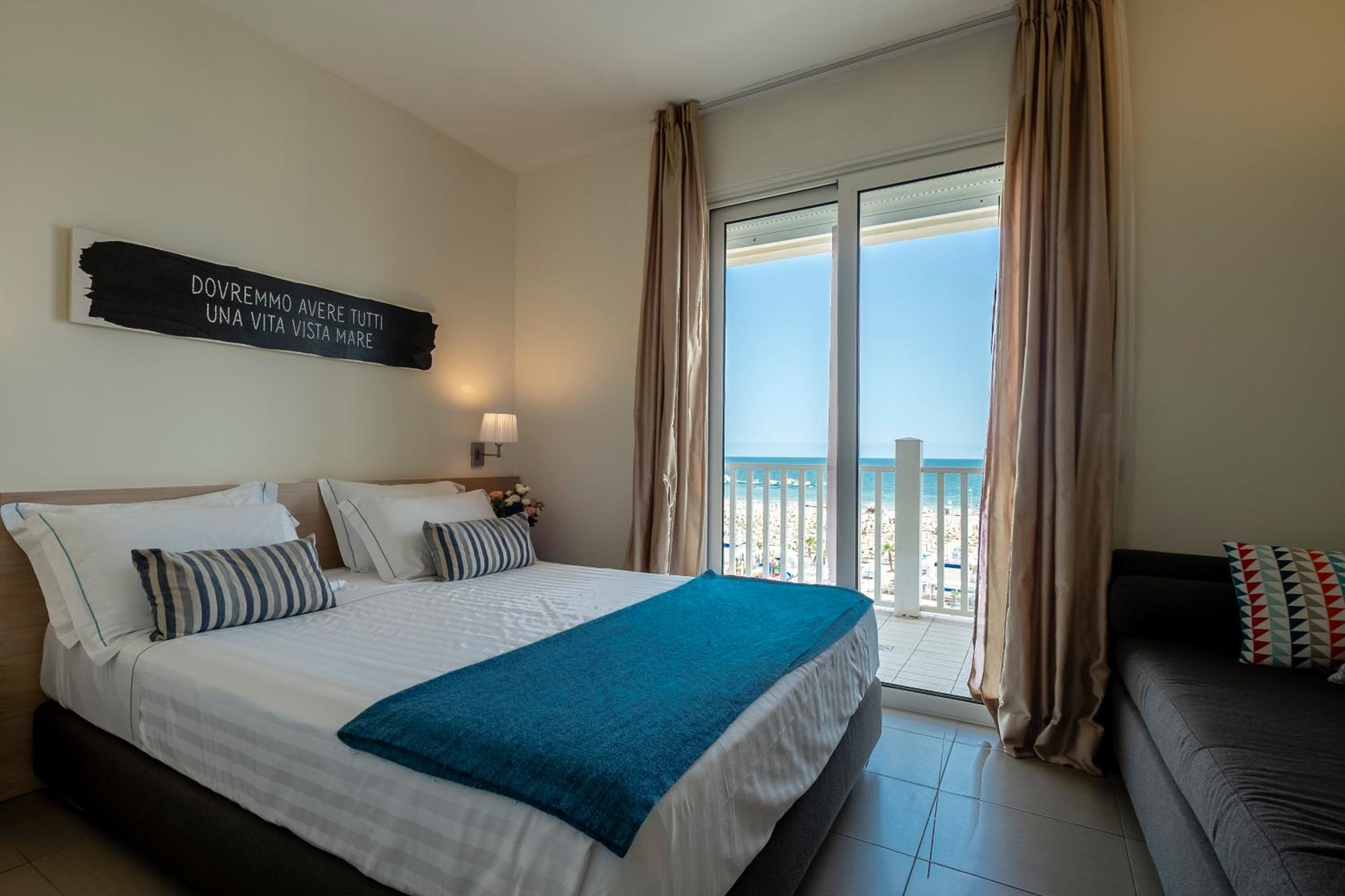 Suite with Sea View - Photo 7