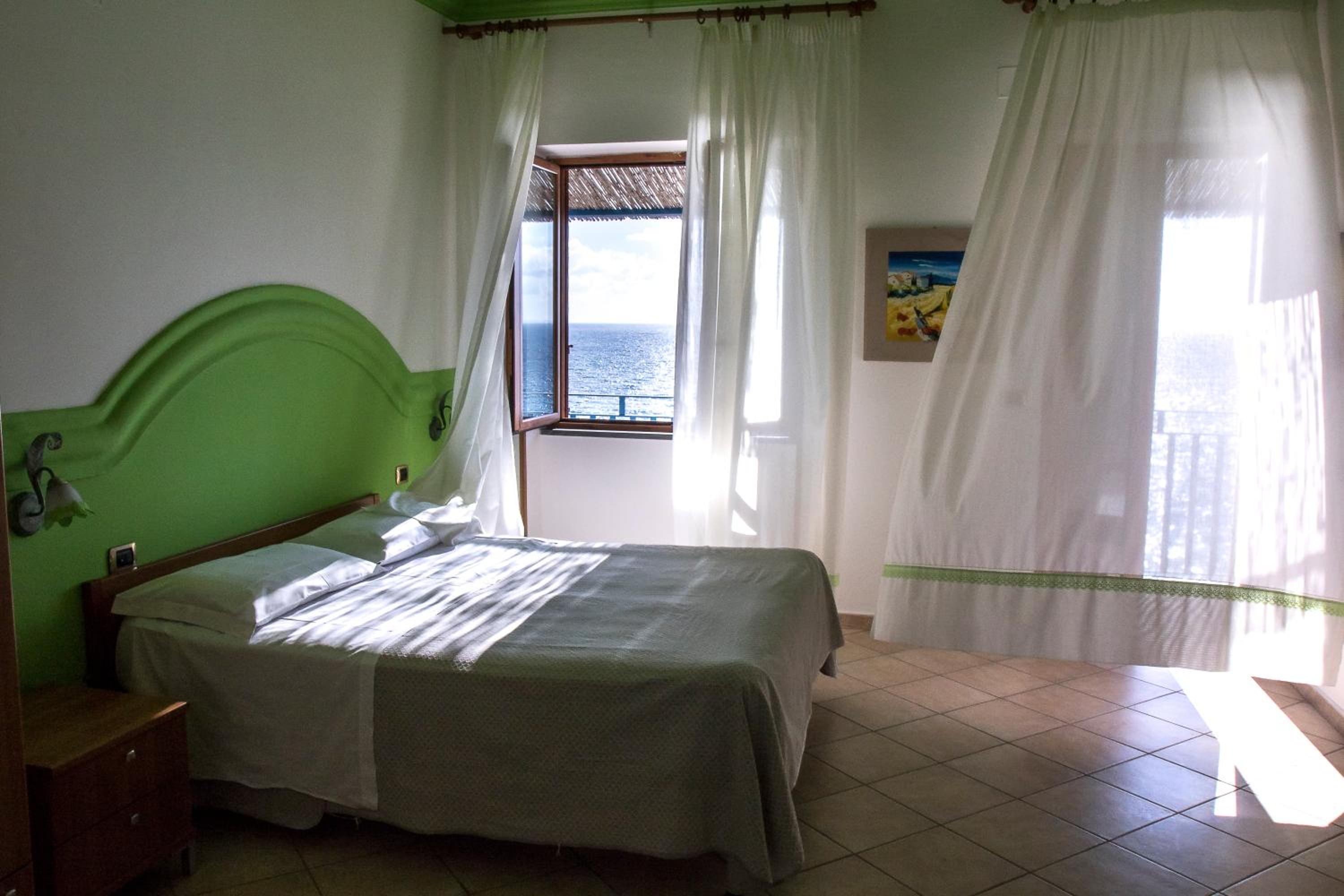 Double Room with Balcony and Sea View
