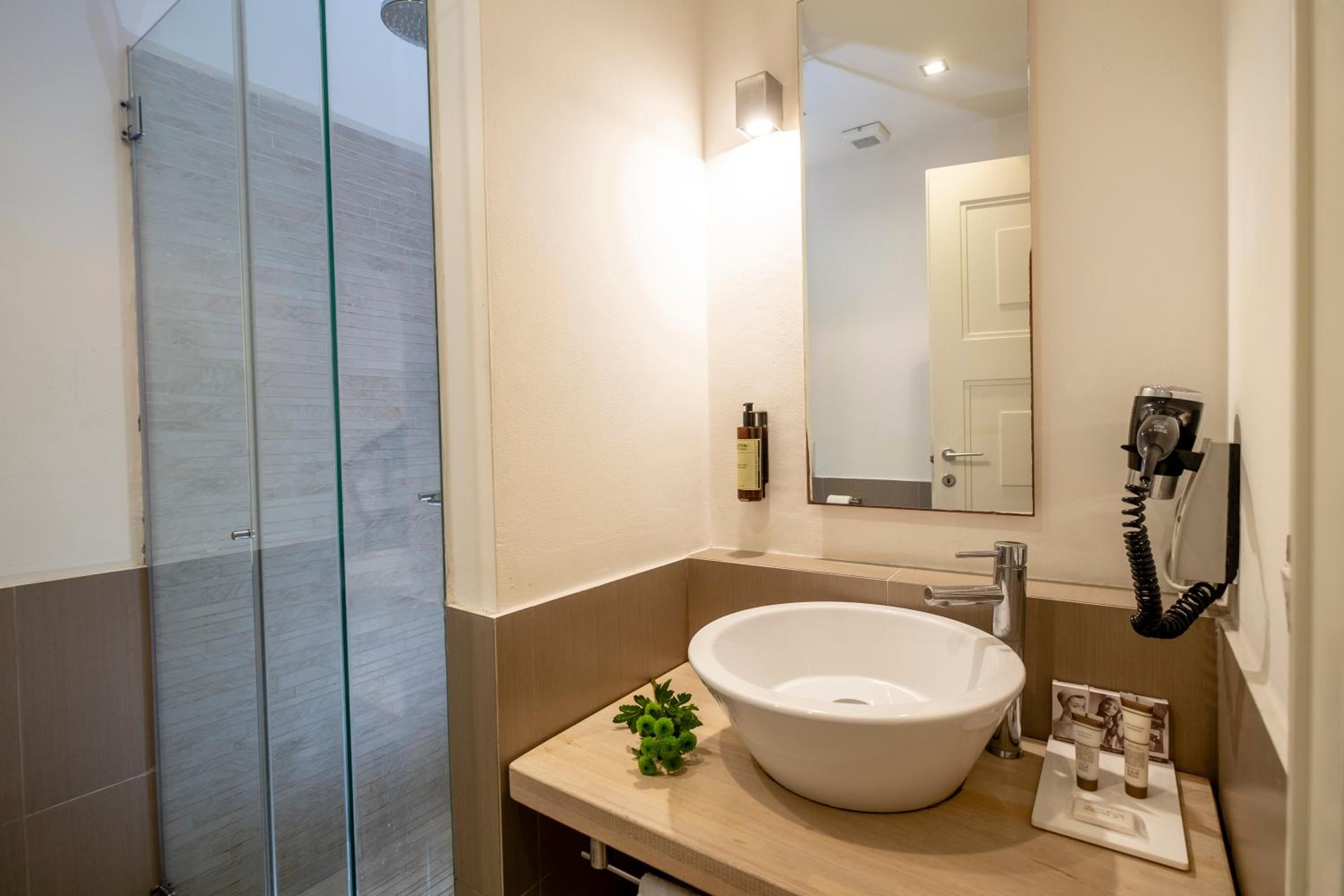 Superior Double Room - Photo 3