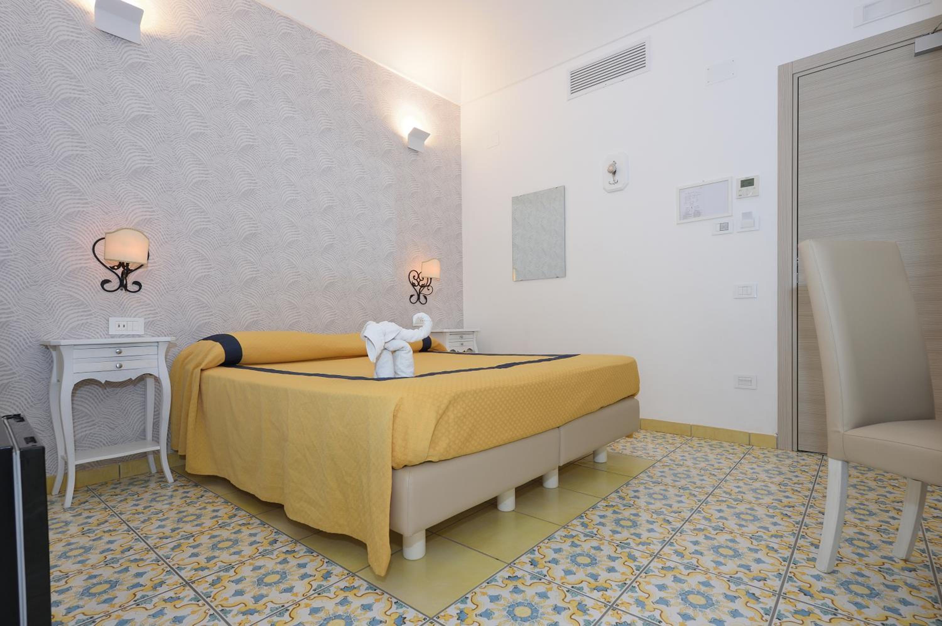 Economy Double Room - Photo 1