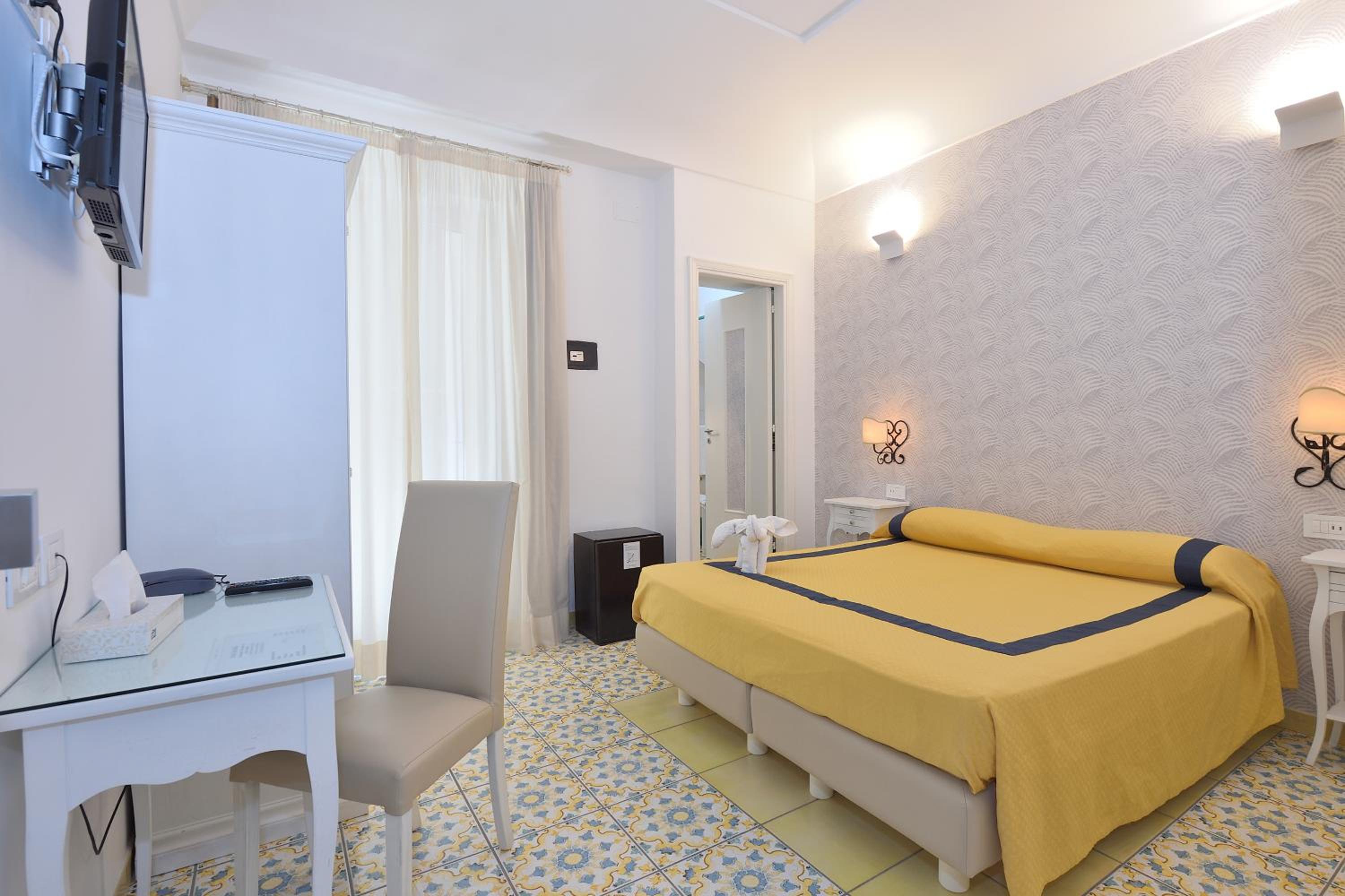Economy Double Room - Photo 3