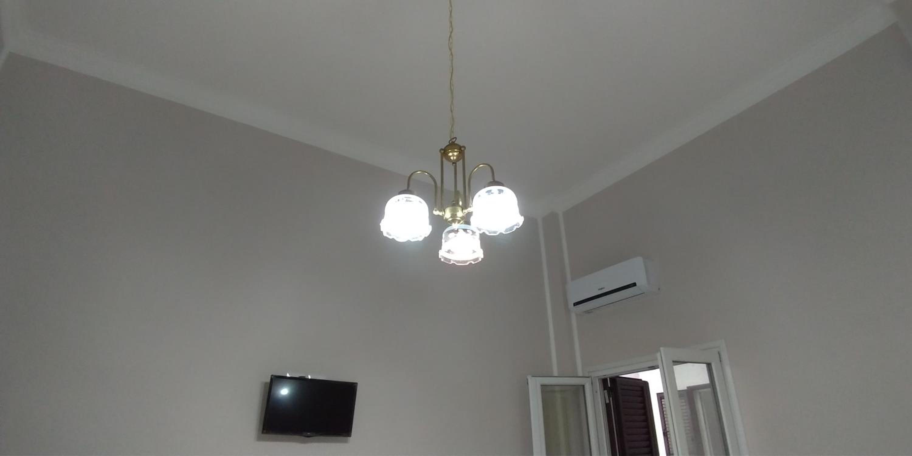 Triple Room with Private Bathroom - Photo 2