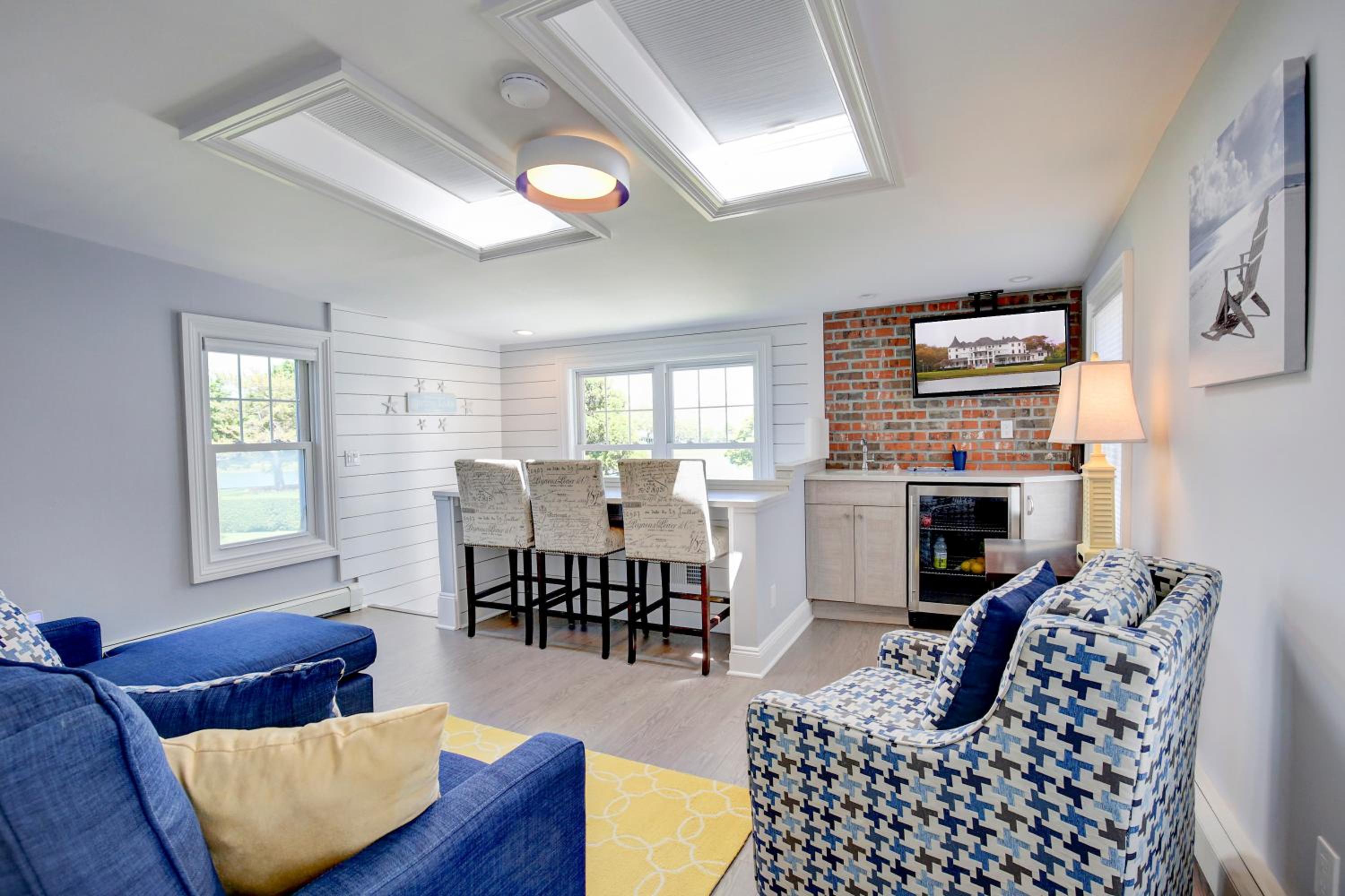 Suite with Lake View
