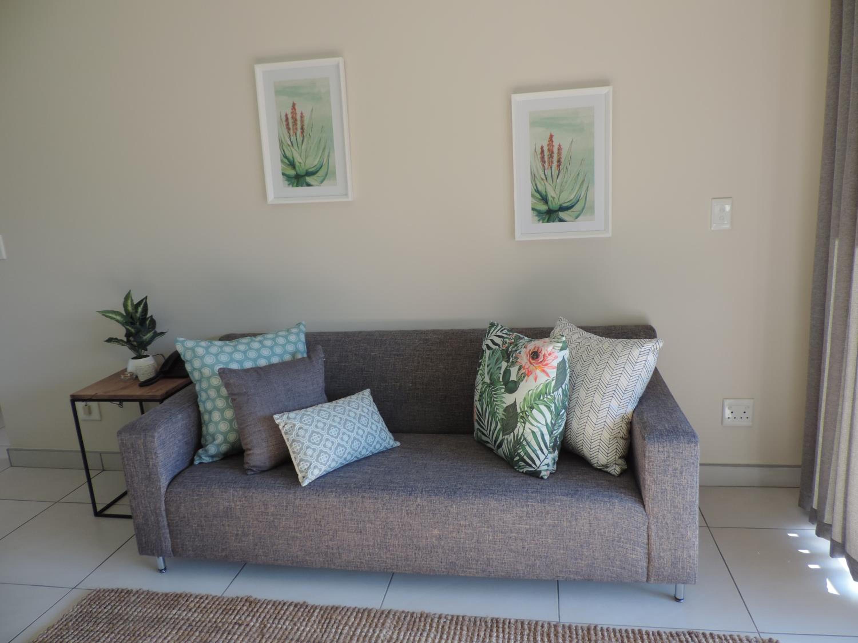 One-Bedroom Apartment photo 2