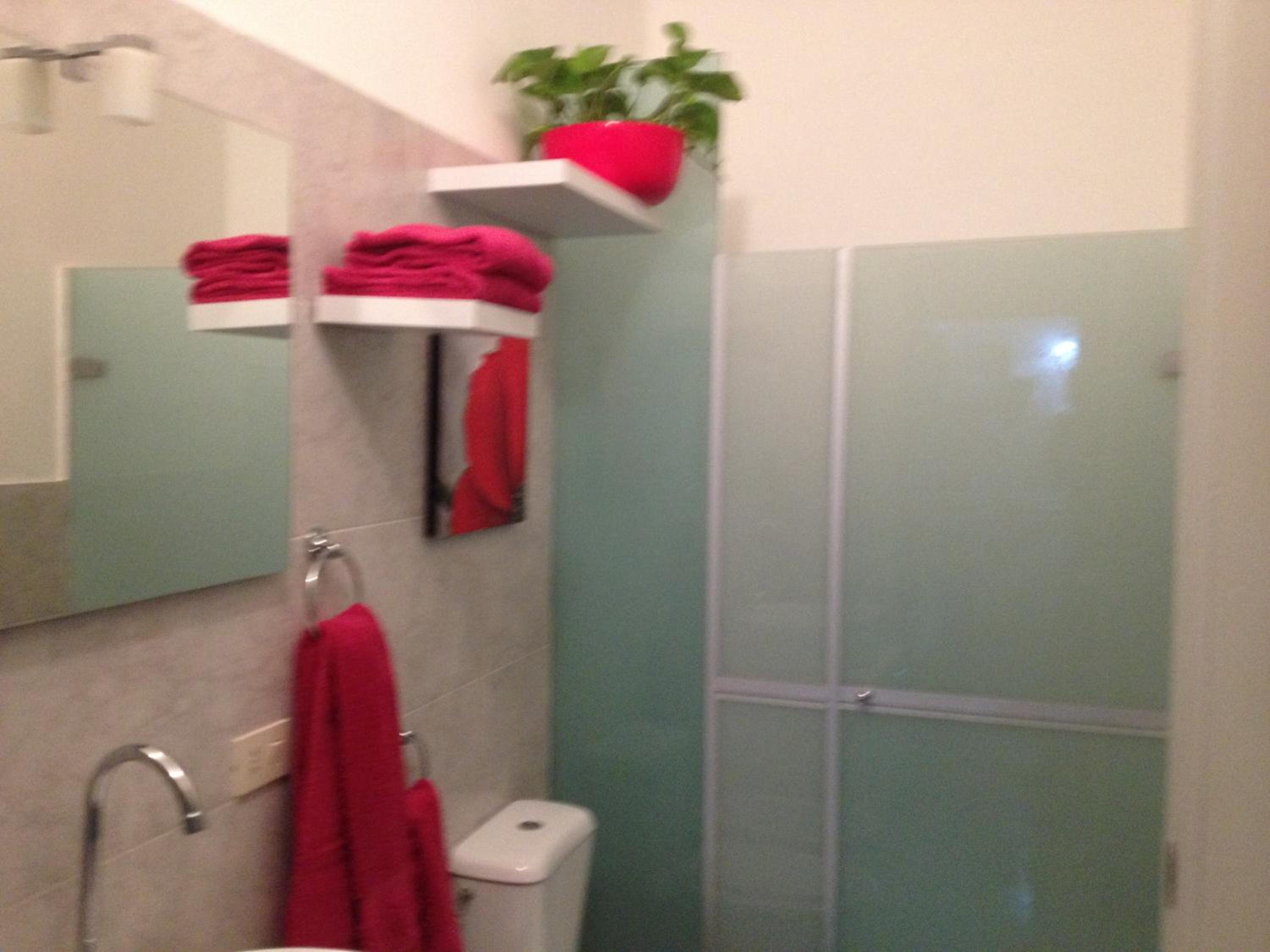 Double Room with Private External Bathroom - Photo 18
