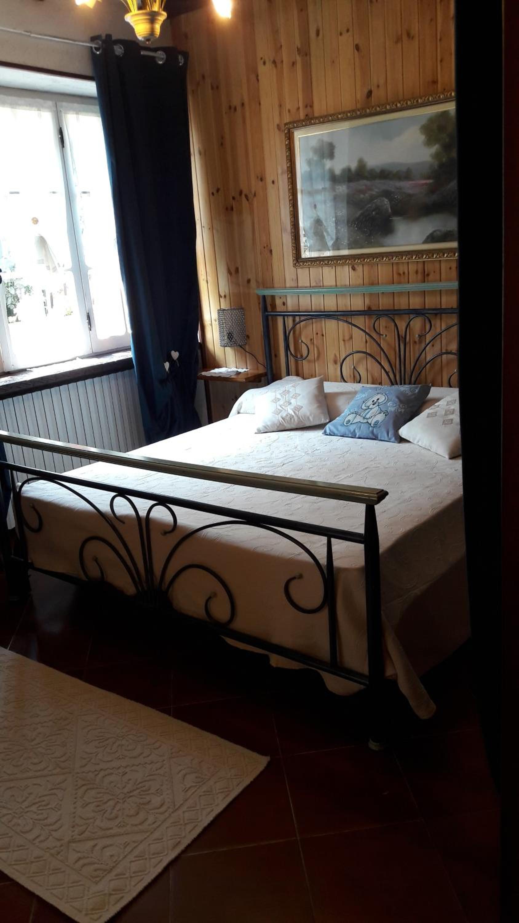 One-Bedroom Apartment - Photo 1