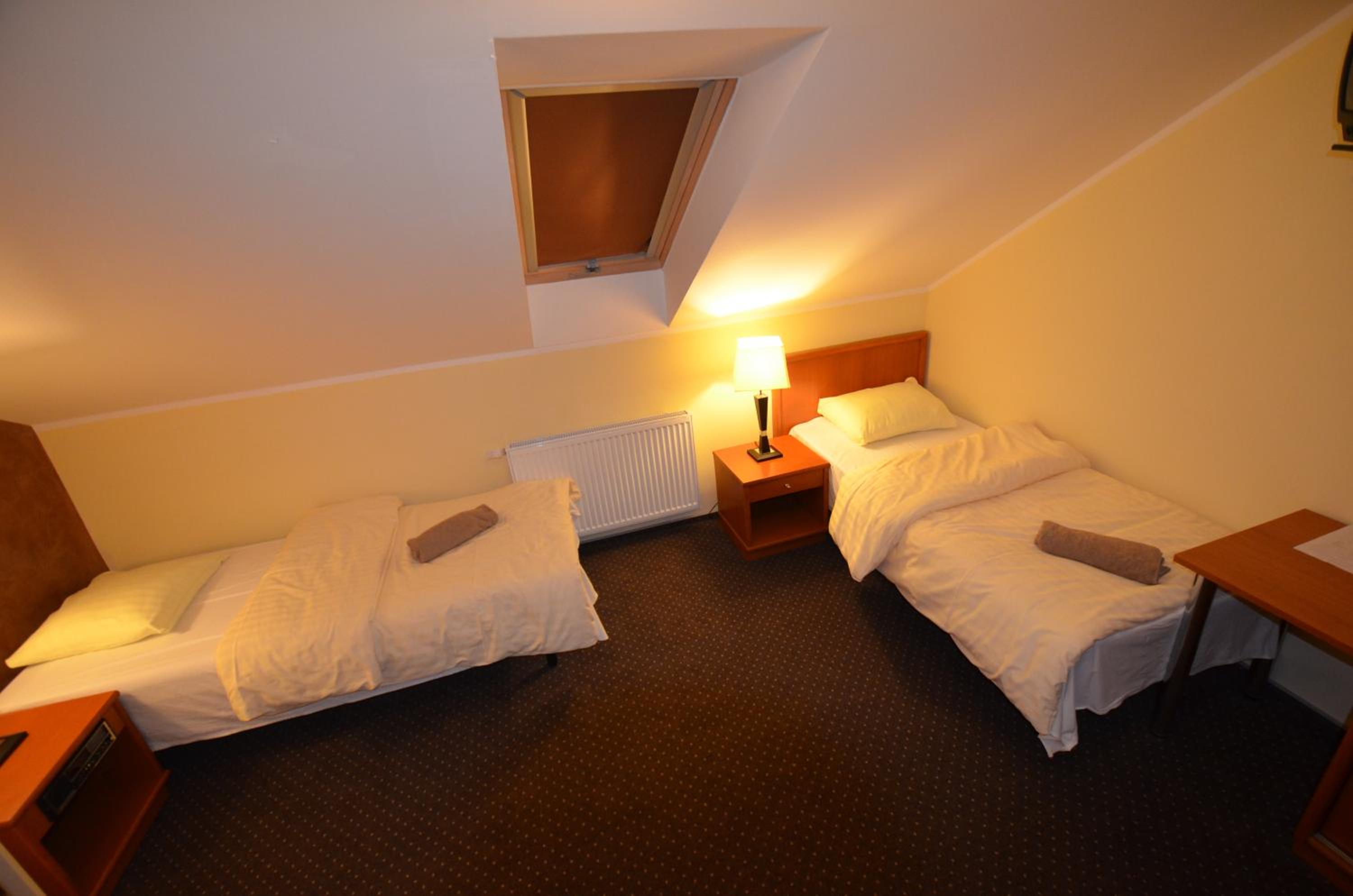 Twin Room - Photo 7