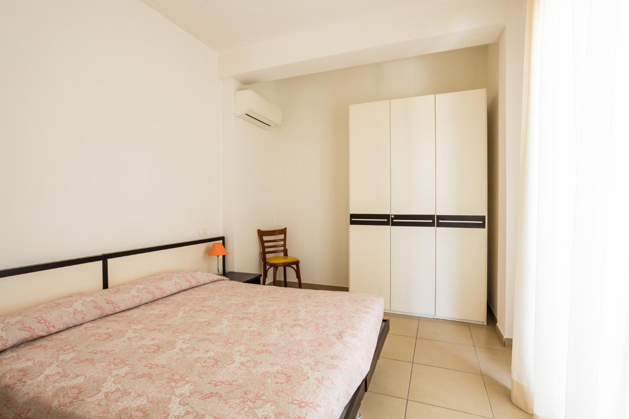 One-Bedroom Apartment with Balcony photo 3