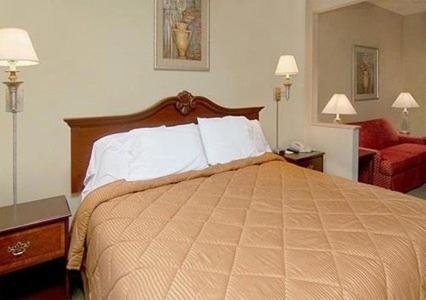 King Suite - Disability Access/Non-Smoking photo 2