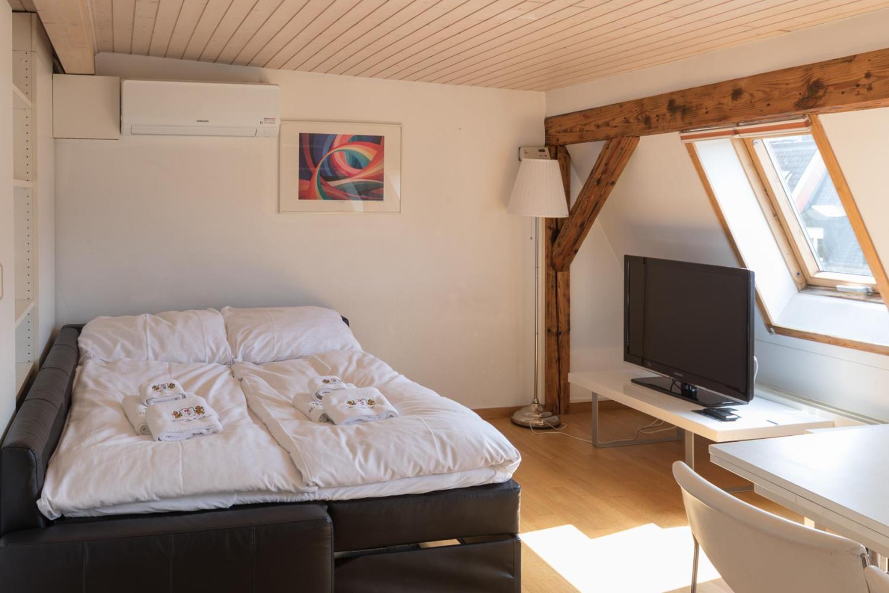 Suite with Sofa Bed - Photo 4