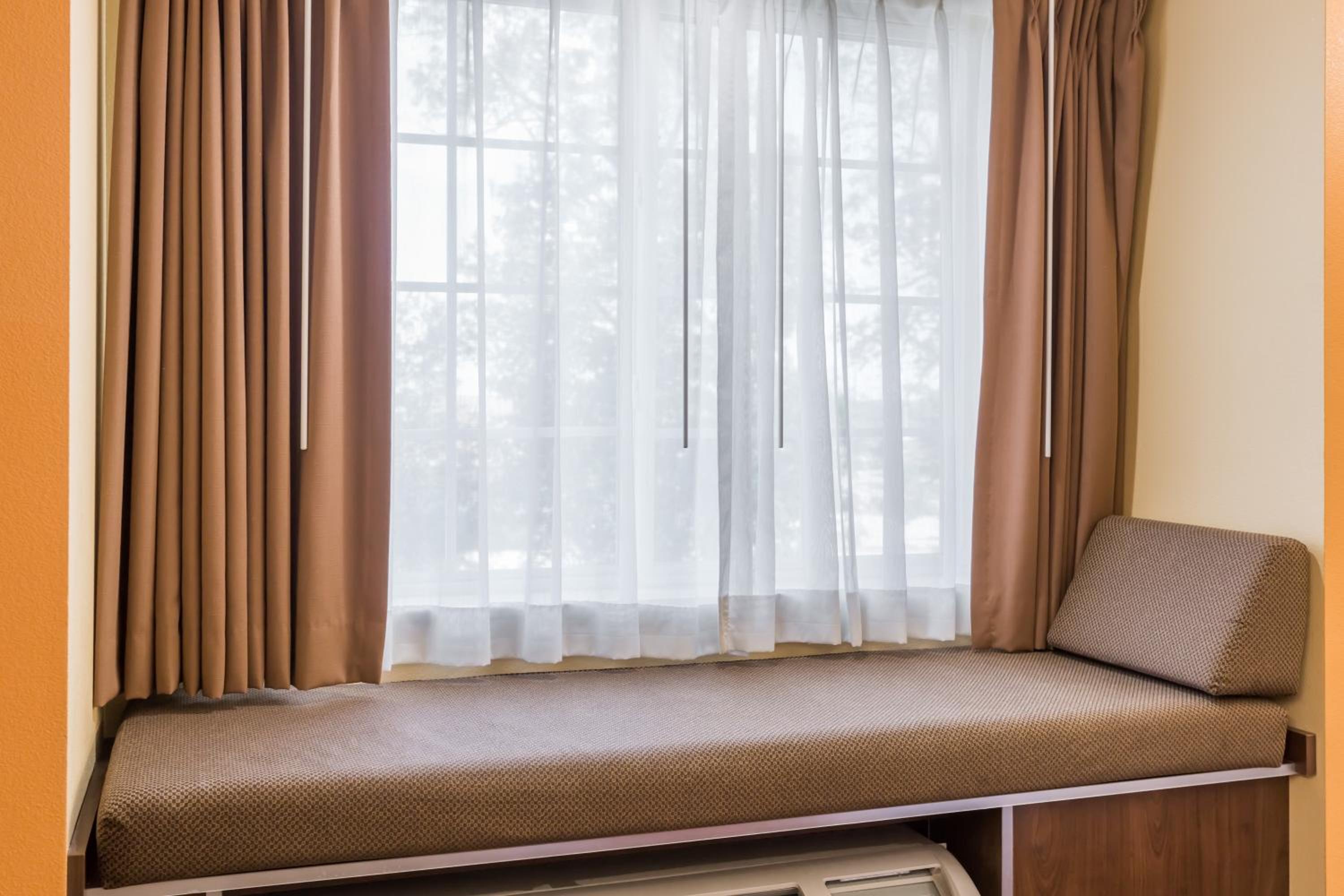 2 Queen Beds, Suite, Non-Smoking to 2 Queen Beds, Studio Suite, Non-Smoking - Photo 5