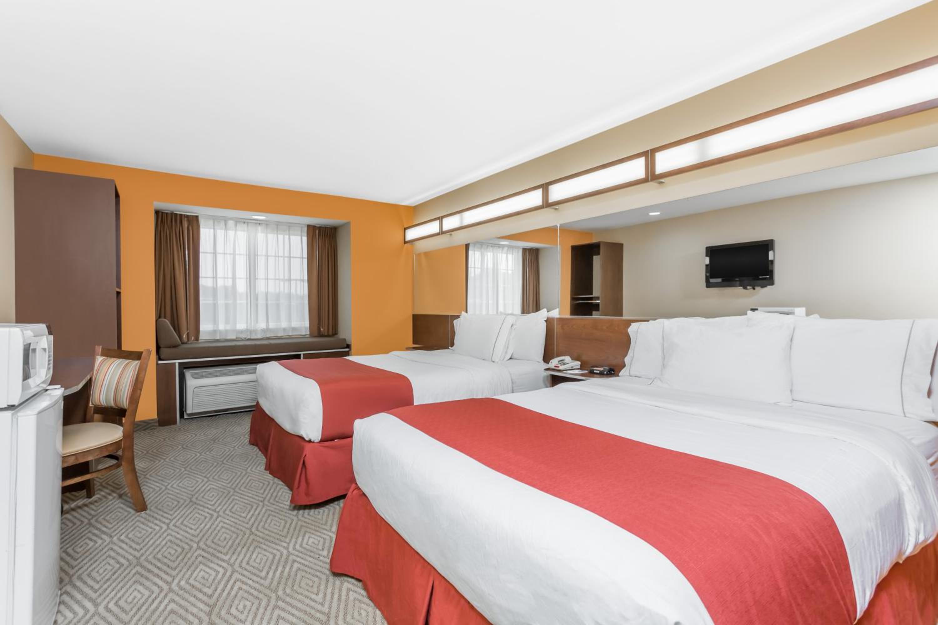 Queen Room with Two Queen Beds - Disability Access/Non-Smoking - Photo 6