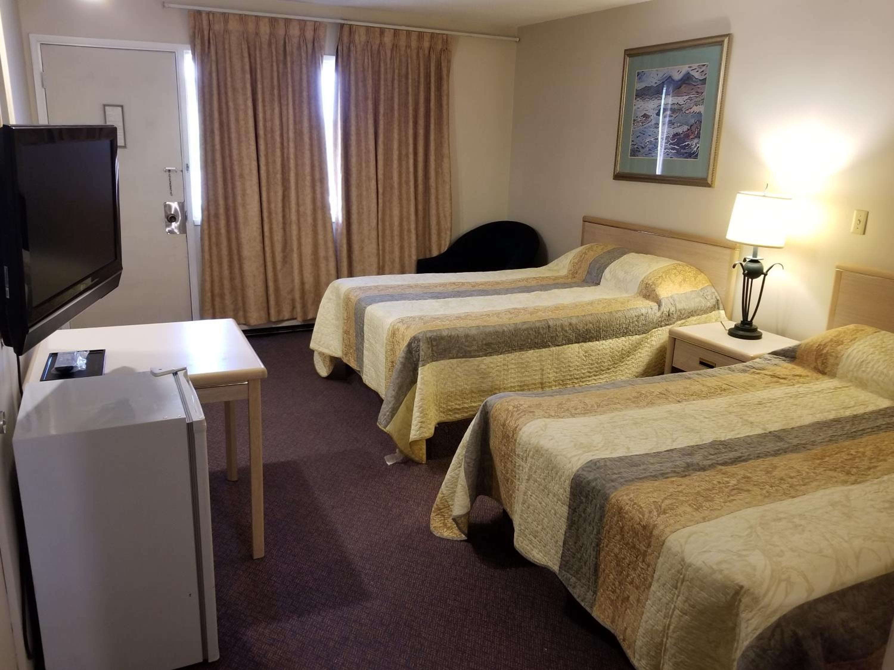 Deluxe Double Room (2 Adults + 1 Child) photo 3
