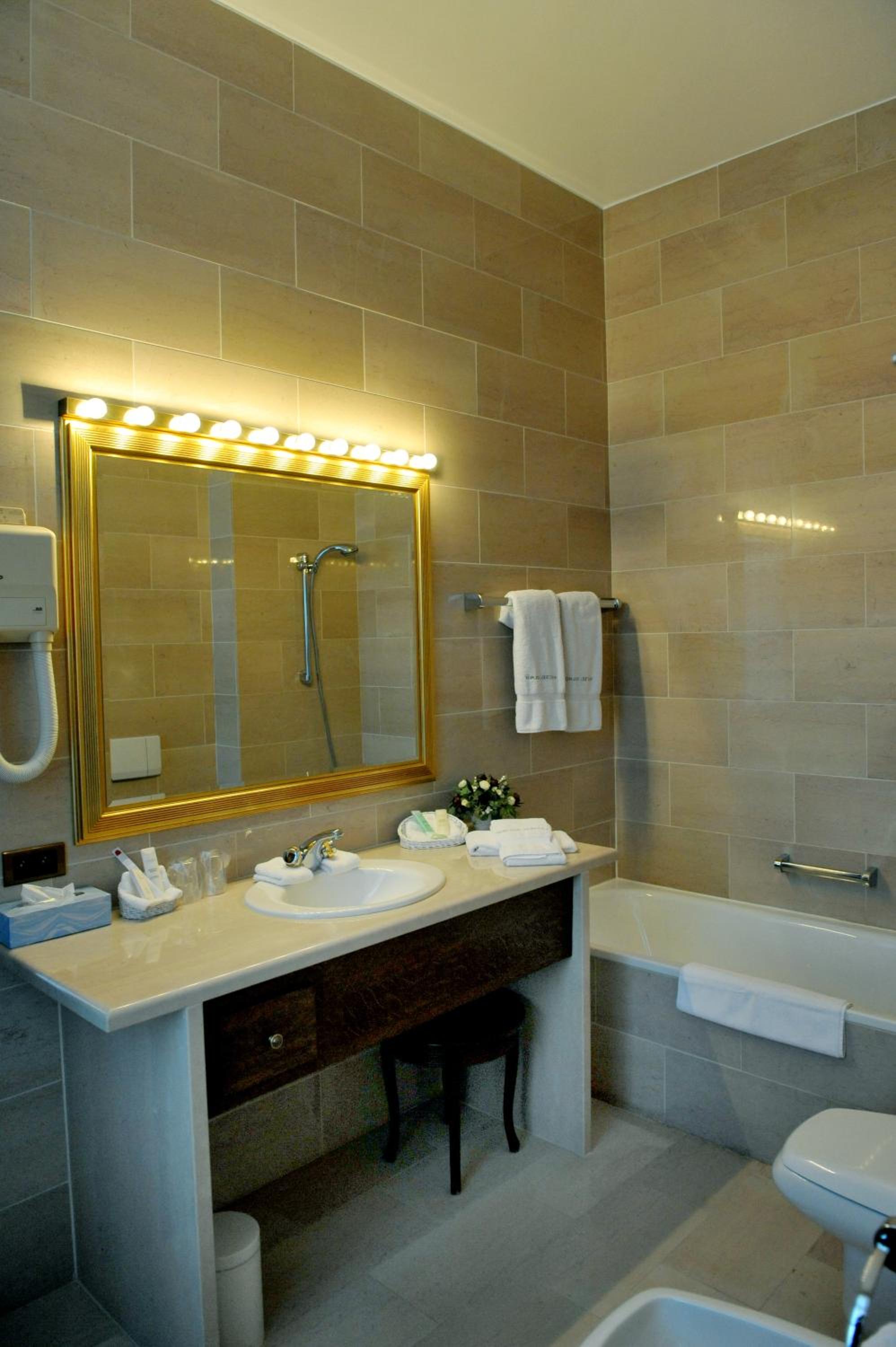 Executive Room photo 2