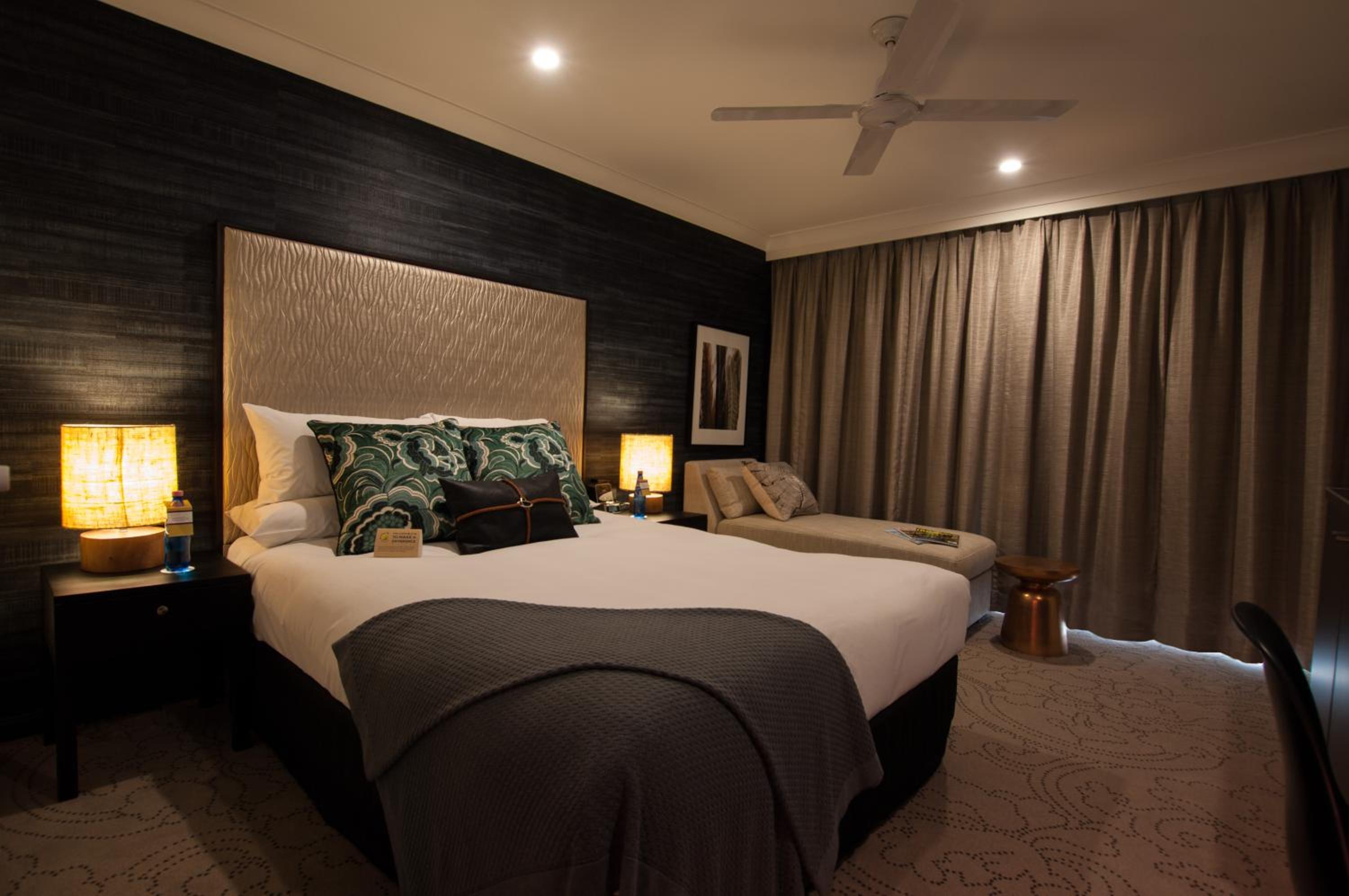 Privilege Queen Room with Mountain View - Photo 1