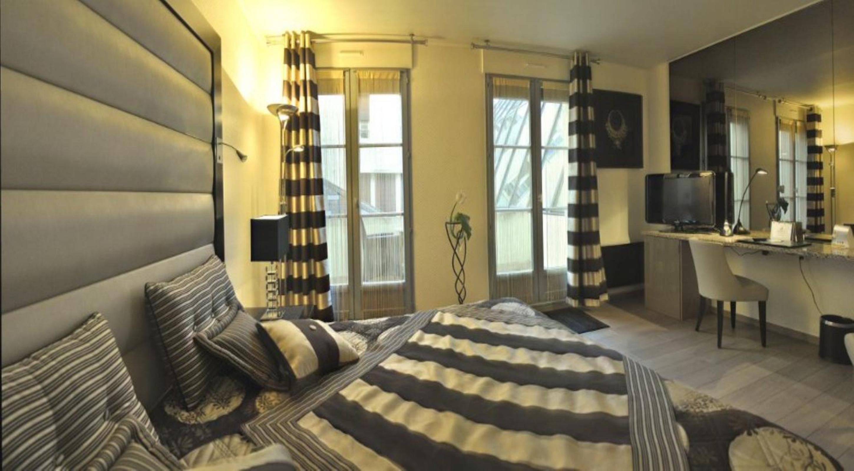 Luxe Room - Photo 7