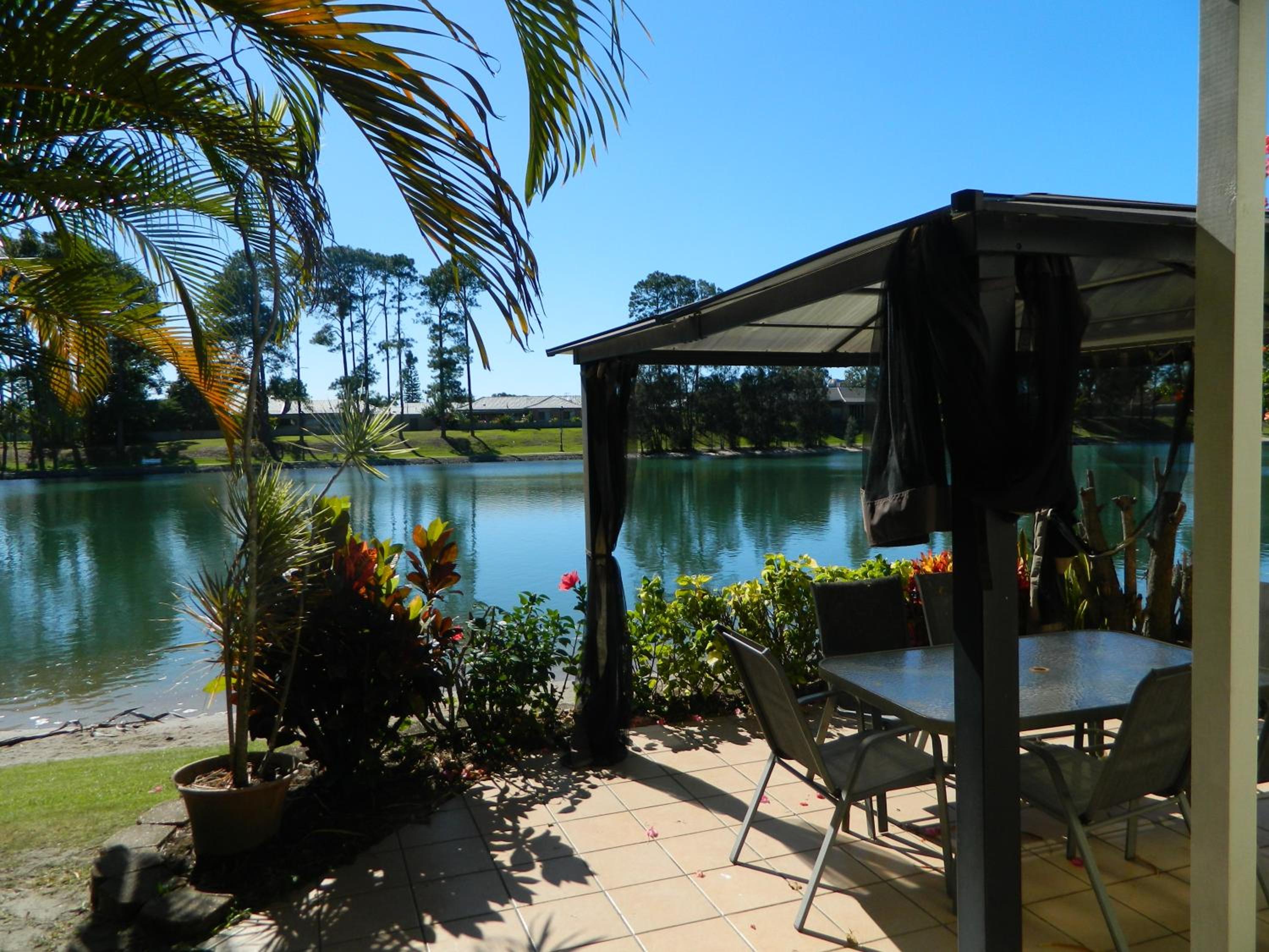 Four-Bedroom Townhouse - Water Front