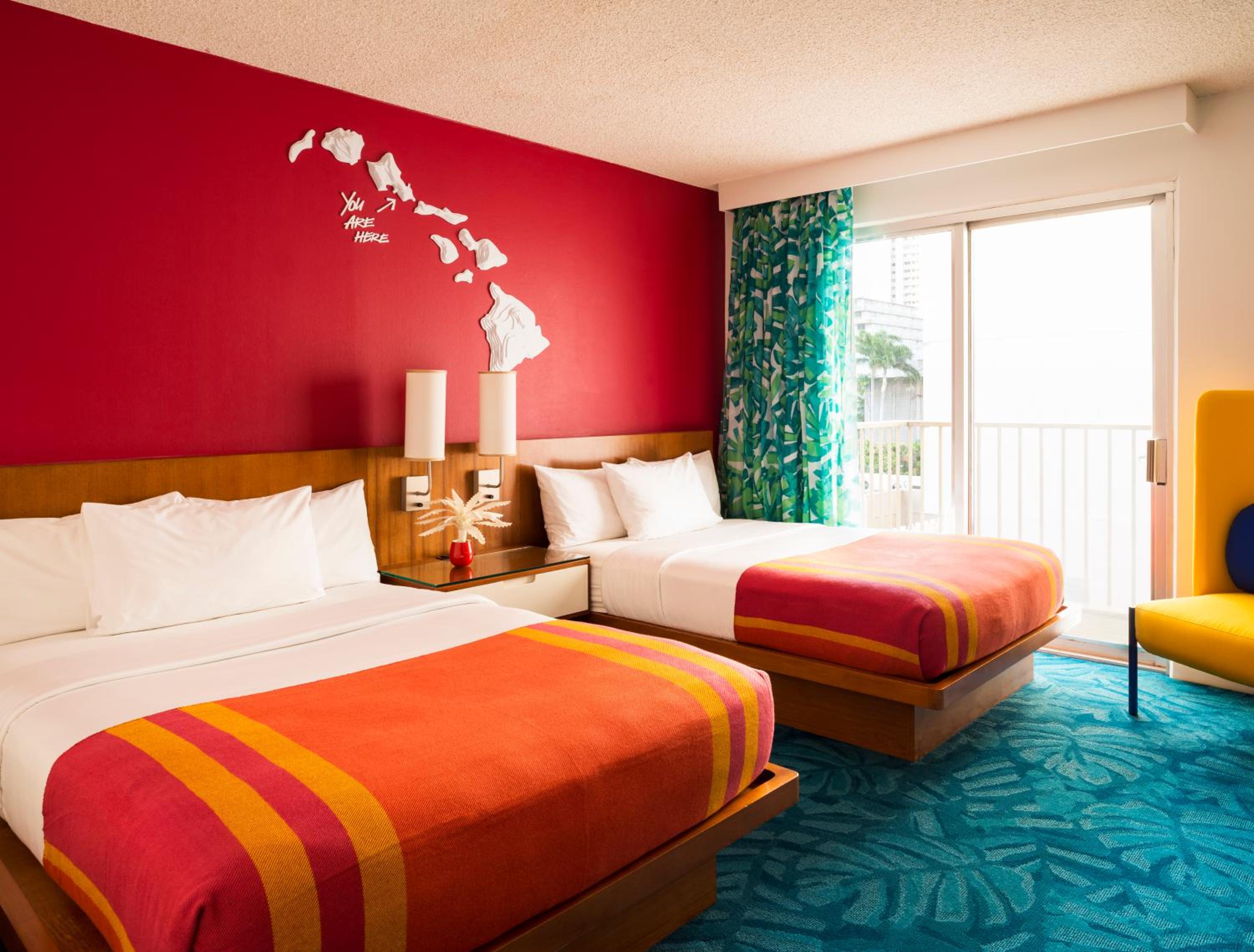 Two Double Beds - Photo 2