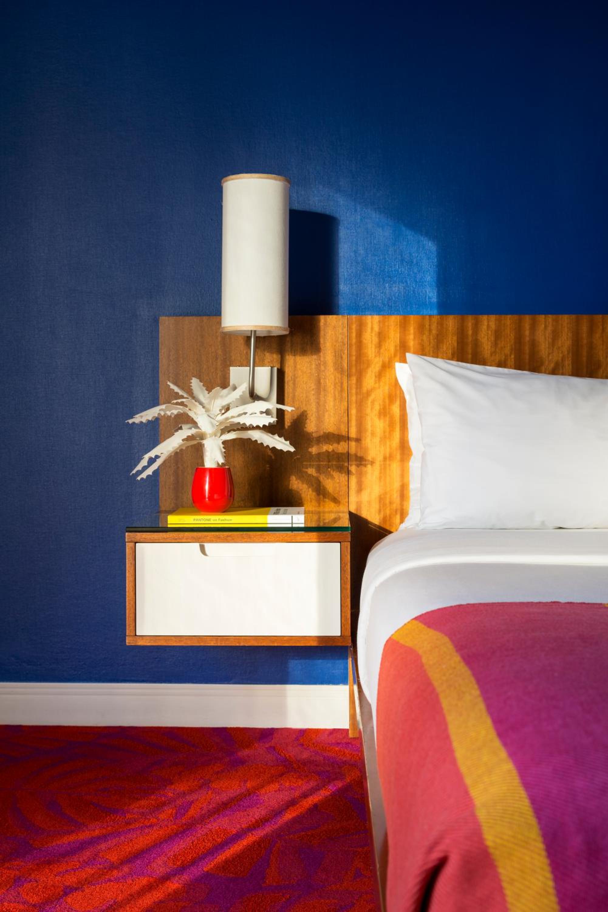 One King Bed - Photo 3